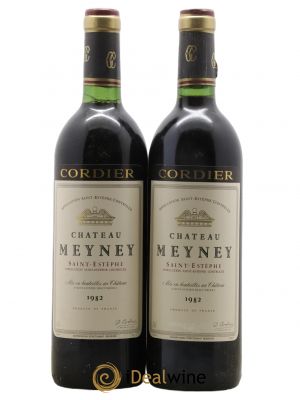 Château Meyney  1982 - Lot of 2 Bottles