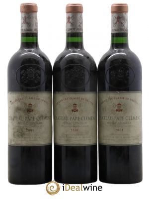 Château Pape Clément Cru Classé de Graves  2001 - Lot of 3 Bottles