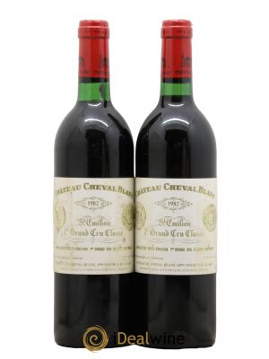 Château Cheval Blanc 1er Grand Cru Classé A  1982 - Lot of 2 Bottles