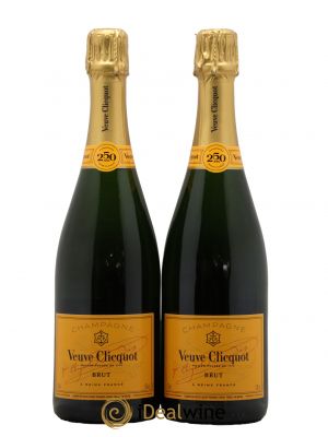 Brut Carte Jaune Veuve Clicquot Ponsardin   - Lot of 2 Bottles