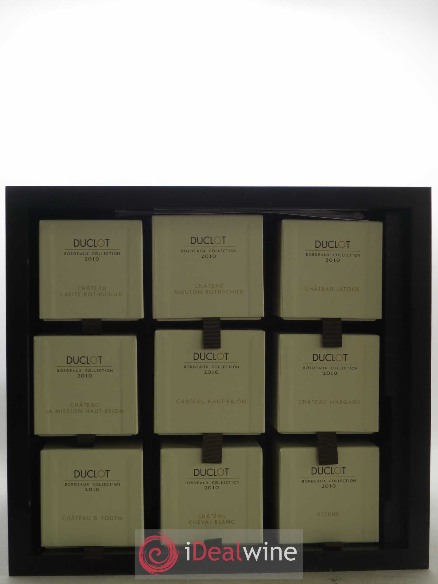 Caisse Collection Duclot 1 Lafite Rothschild - 1 Latour - 1 Mouton Rothschild - 1 Margaux - 1 Haut Brion - 1 La Mission Haut Brion - 1 Cheval Blanc - 1 Petrus - 1 Yquem 2010 - Lot of 9 bottles - 9