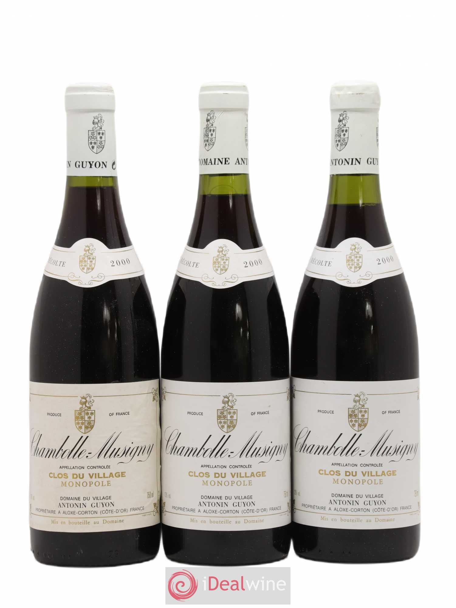 Chambolle-Musigny Clos Du Village Antonin Guyon 2000 - Posten von 3 Flaschen - 0