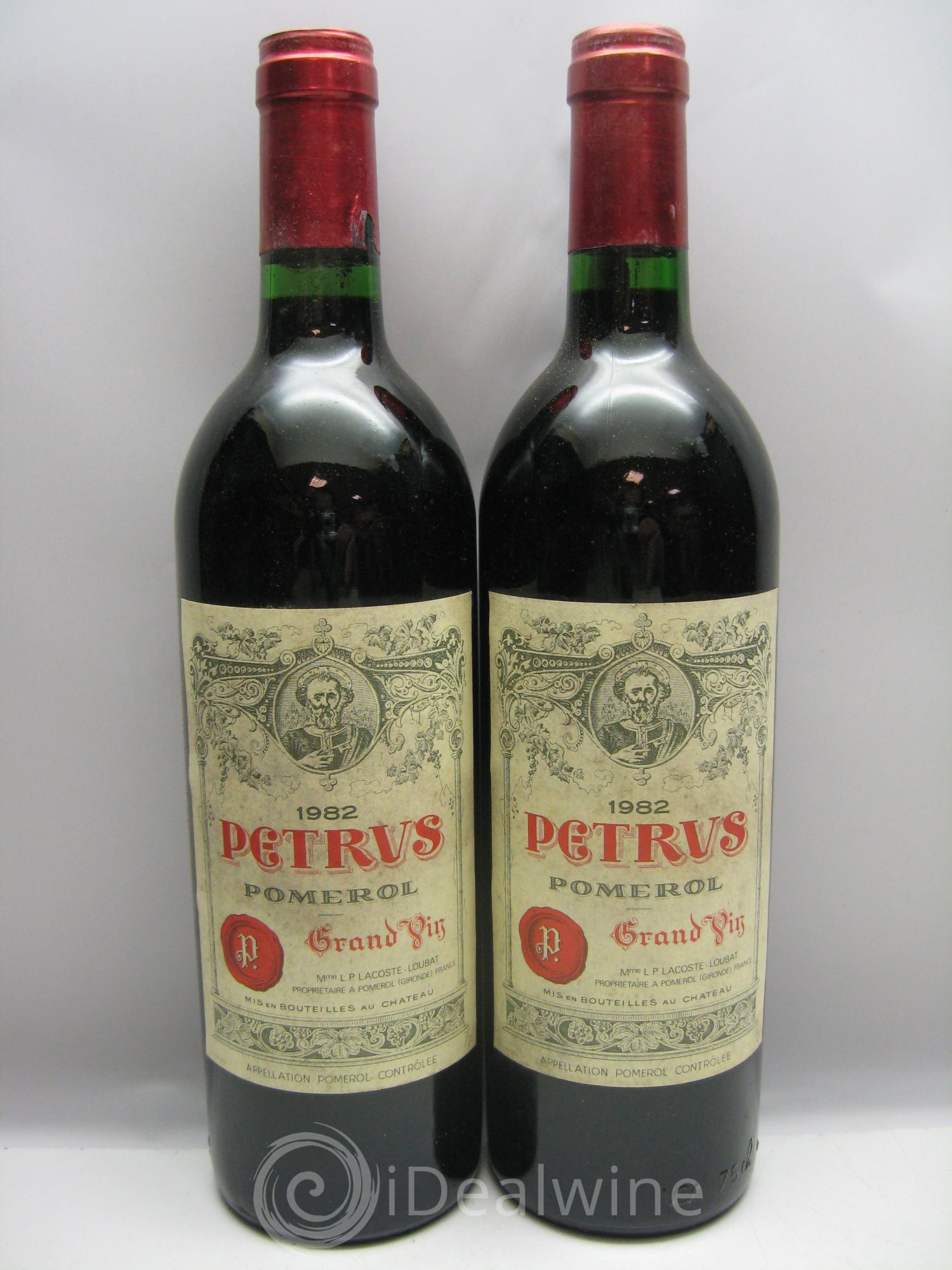 Petrus Caisse bois très abimée et humide 1982 - Posten von 12 Flaschen - 4