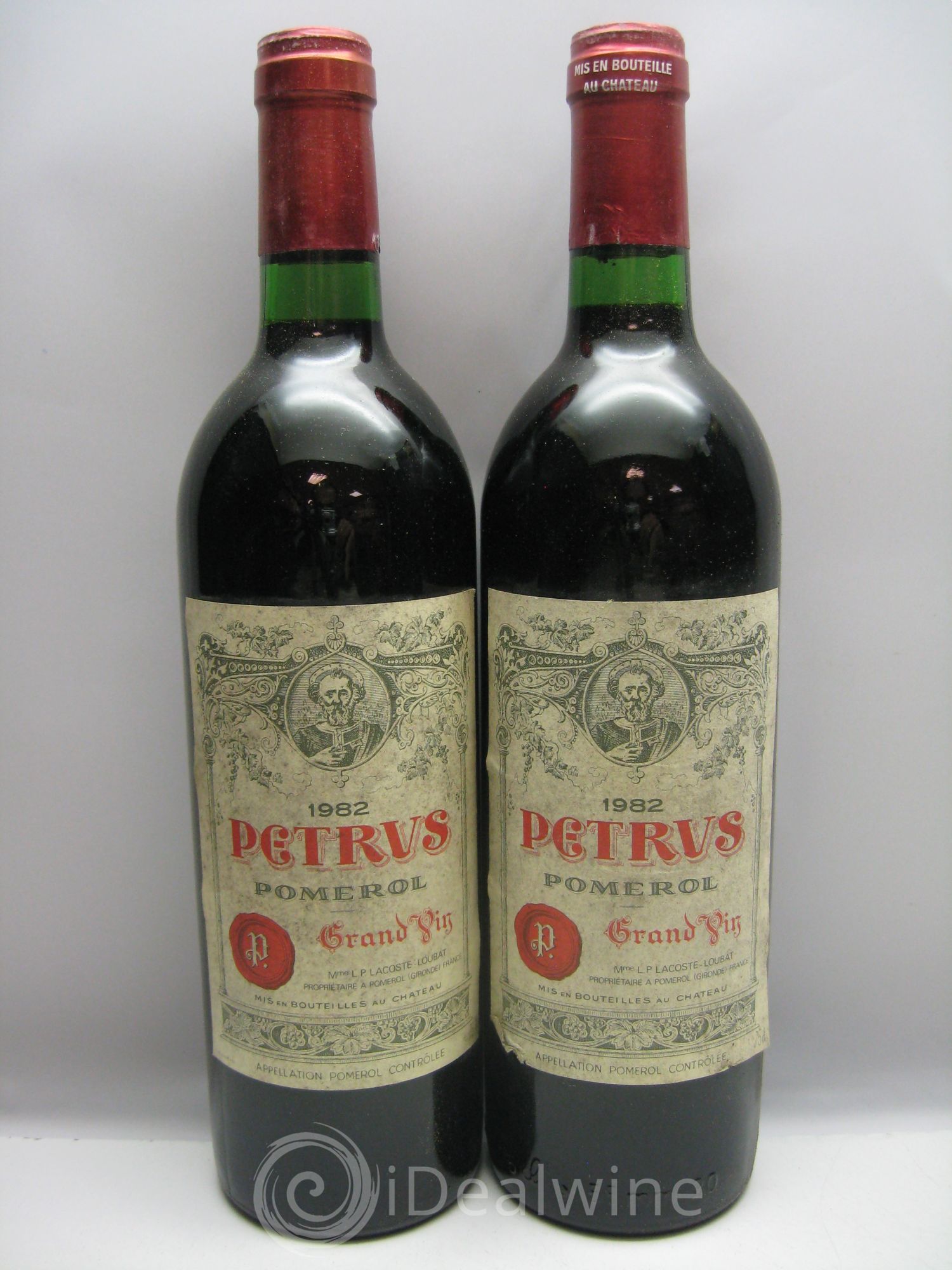 Petrus Caisse bois très abimée et humide 1982 - Posten von 12 Flaschen - 5