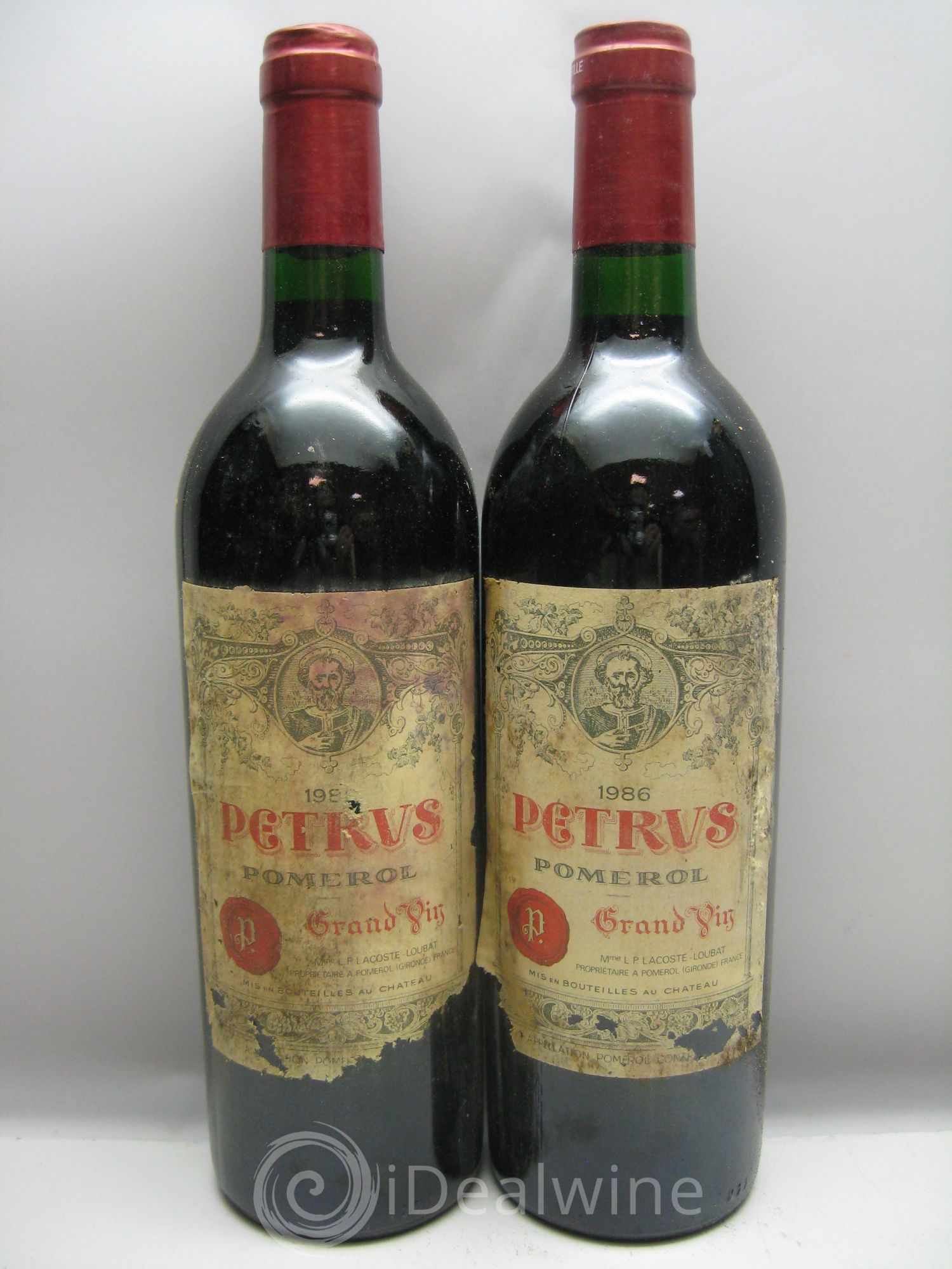 Petrus Caisse bois très abimée et humide (2 millésimes illisibles) 1986 - Posten von 6 Flaschen - 2