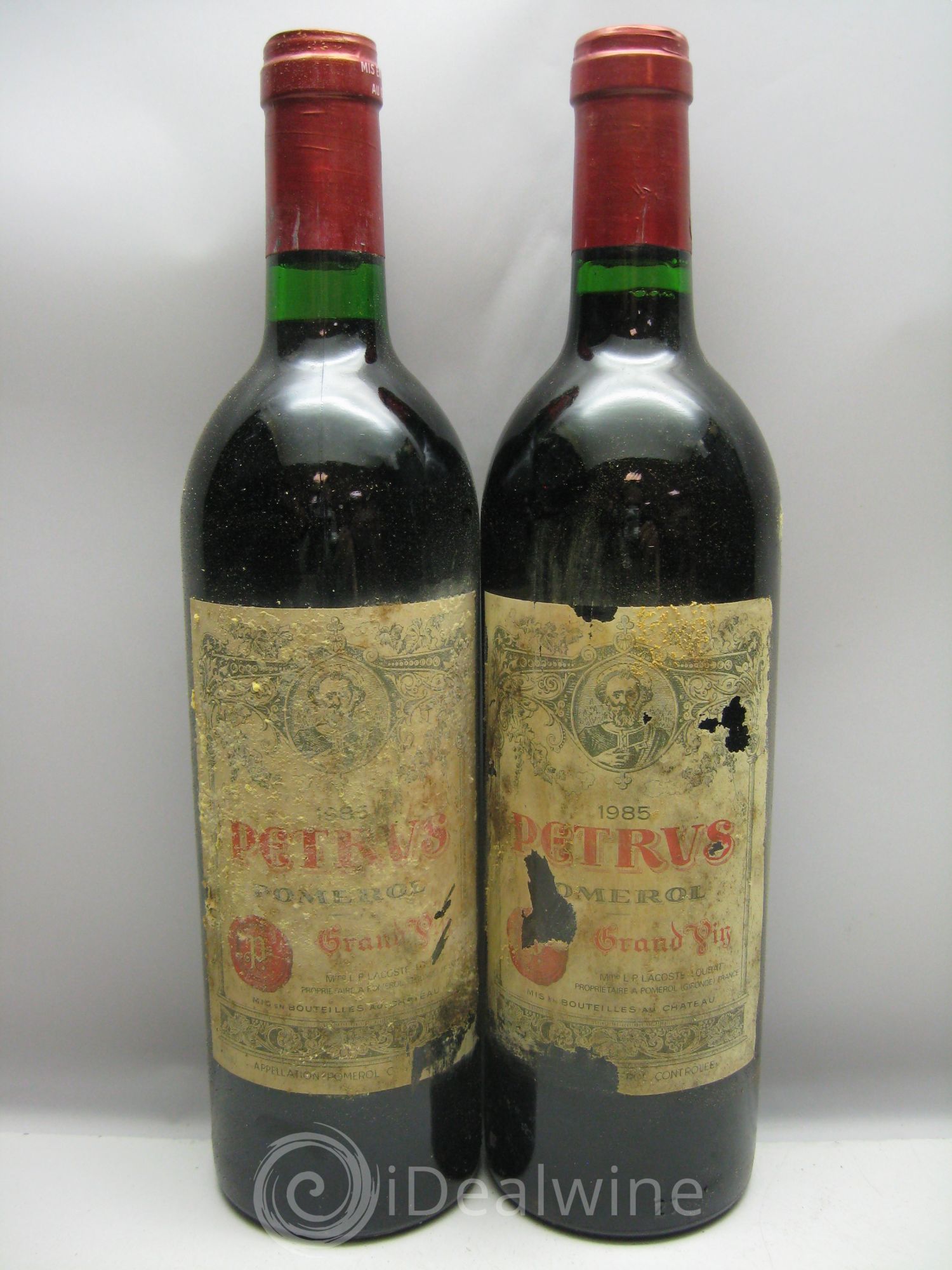 Petrus Caisse bois très abimée et humide (2 millésimes illisibles) -  1985 - Posten von 6 Flaschen - 1