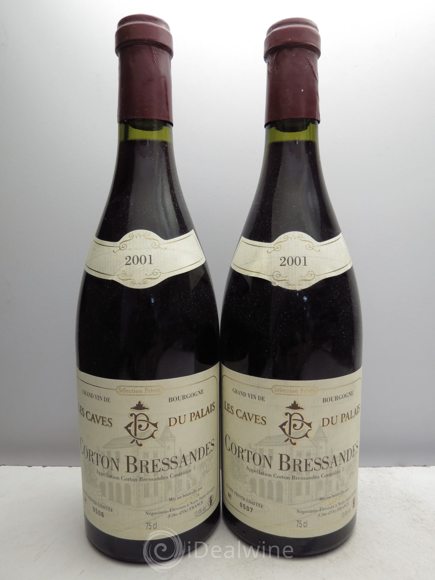Corton Grand Cru Les Caves du Palais 2001 - Posten von 2 Flaschen - 0