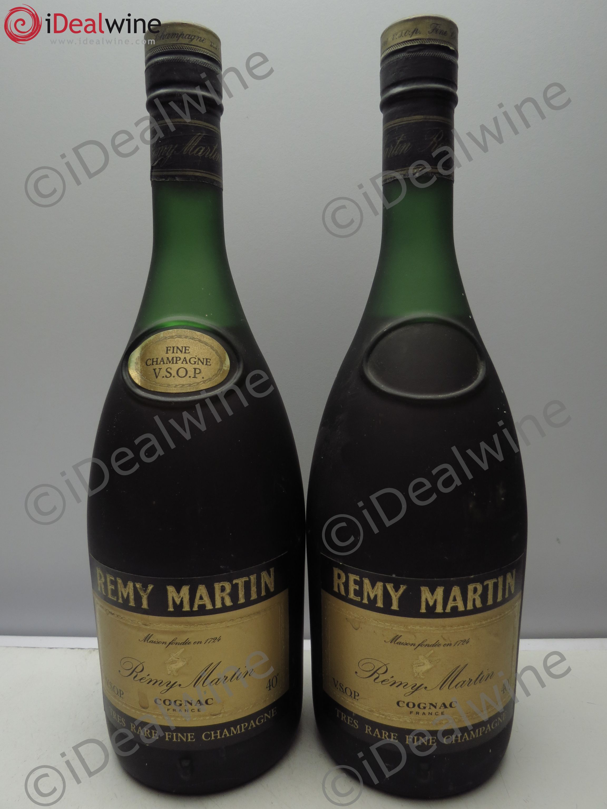 Cognac Rémy Martin Très rare fine champagne, VSOP. Une sans collerette. - Posten von 2 Flaschen - 0