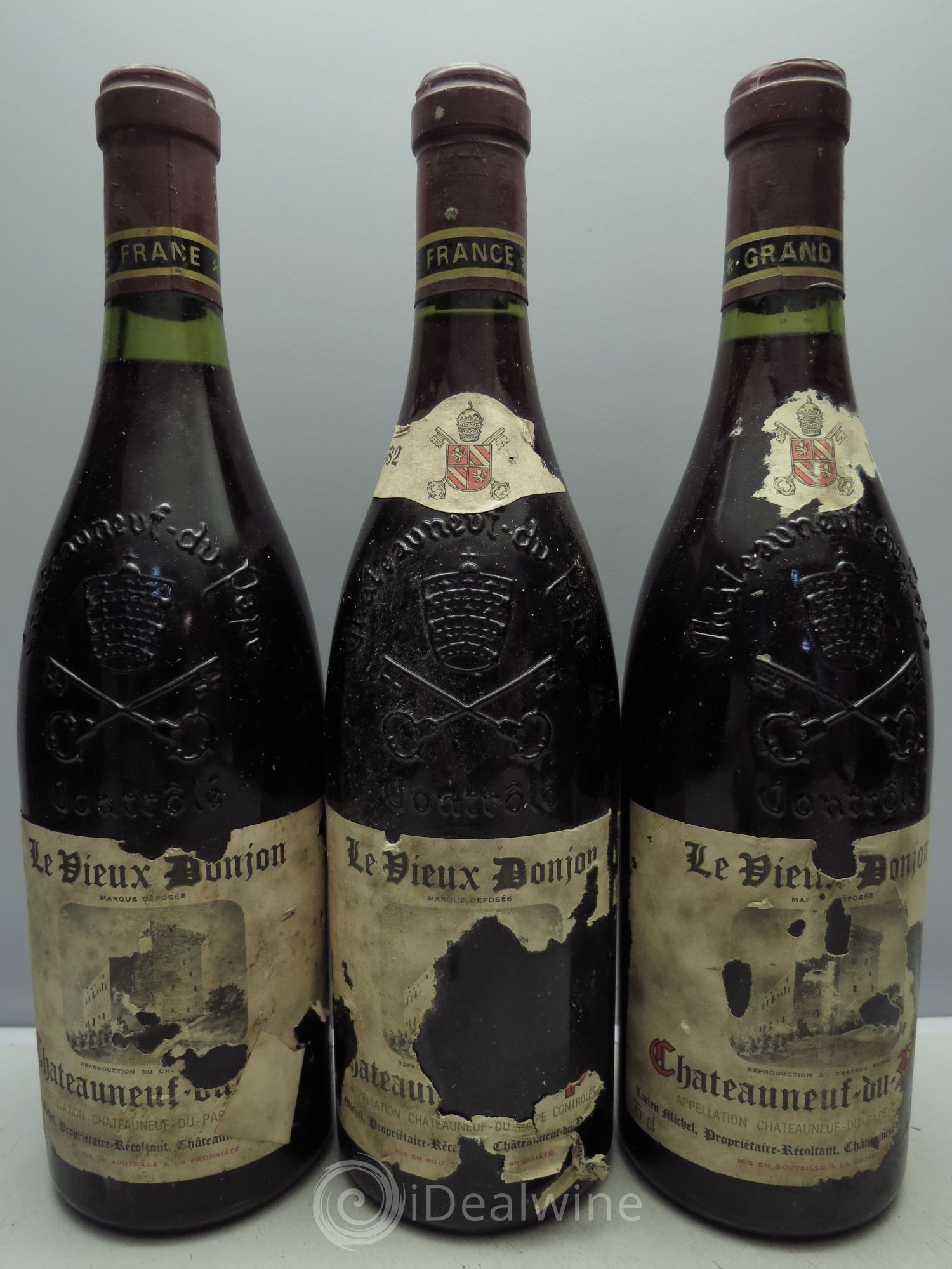 Châteauneuf-du-Pape Le Vieux Donjon 1982 - Posten von 3 Flaschen - 0