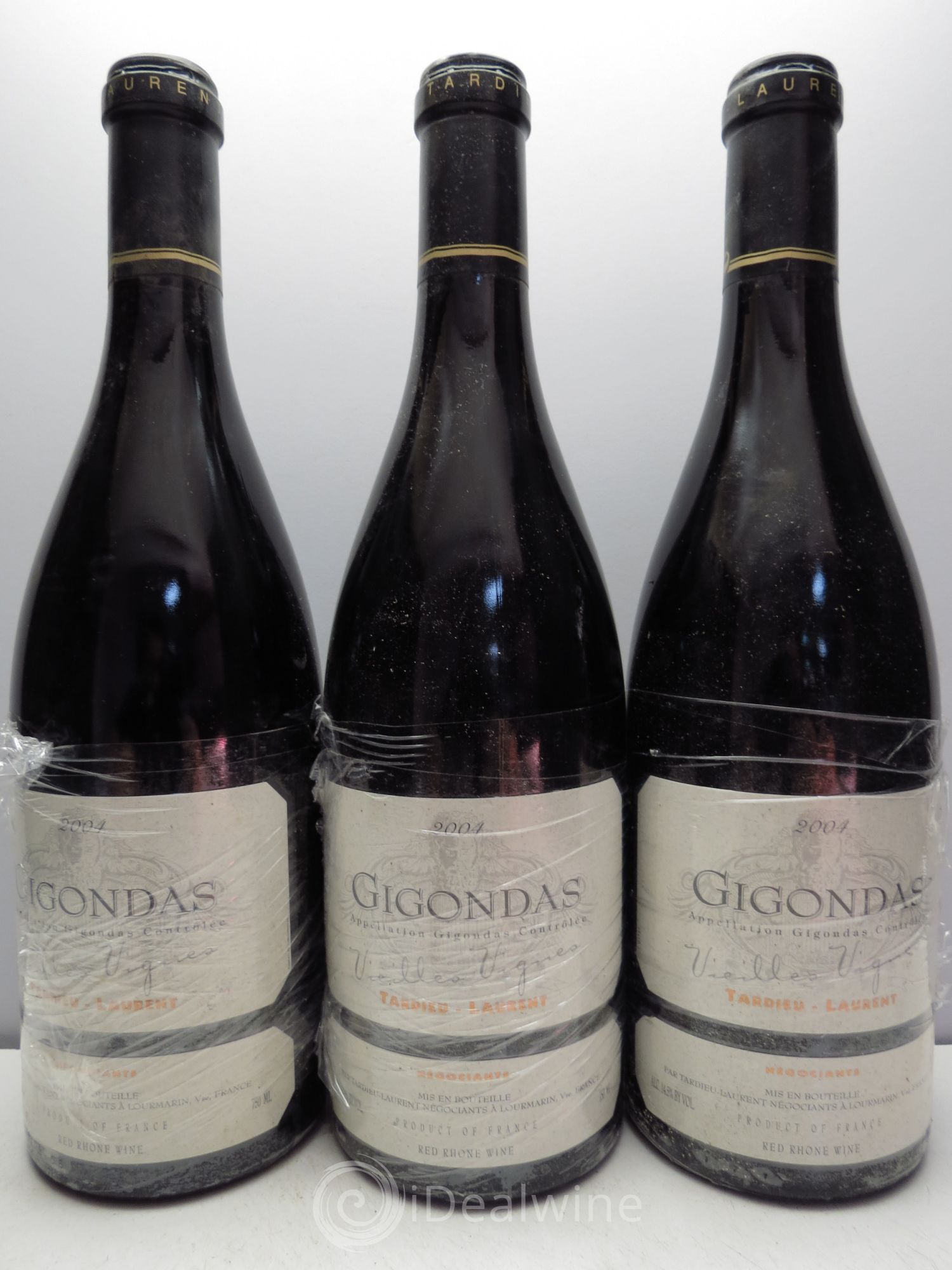 Gigondas 2004 - Posten von 3 Flaschen - 0