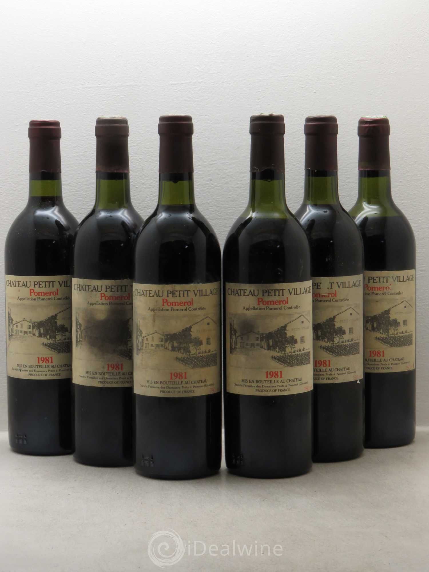 Château Petit Village (sans prix de réserve) 1981 - Lot de 6 bouteilles - 0