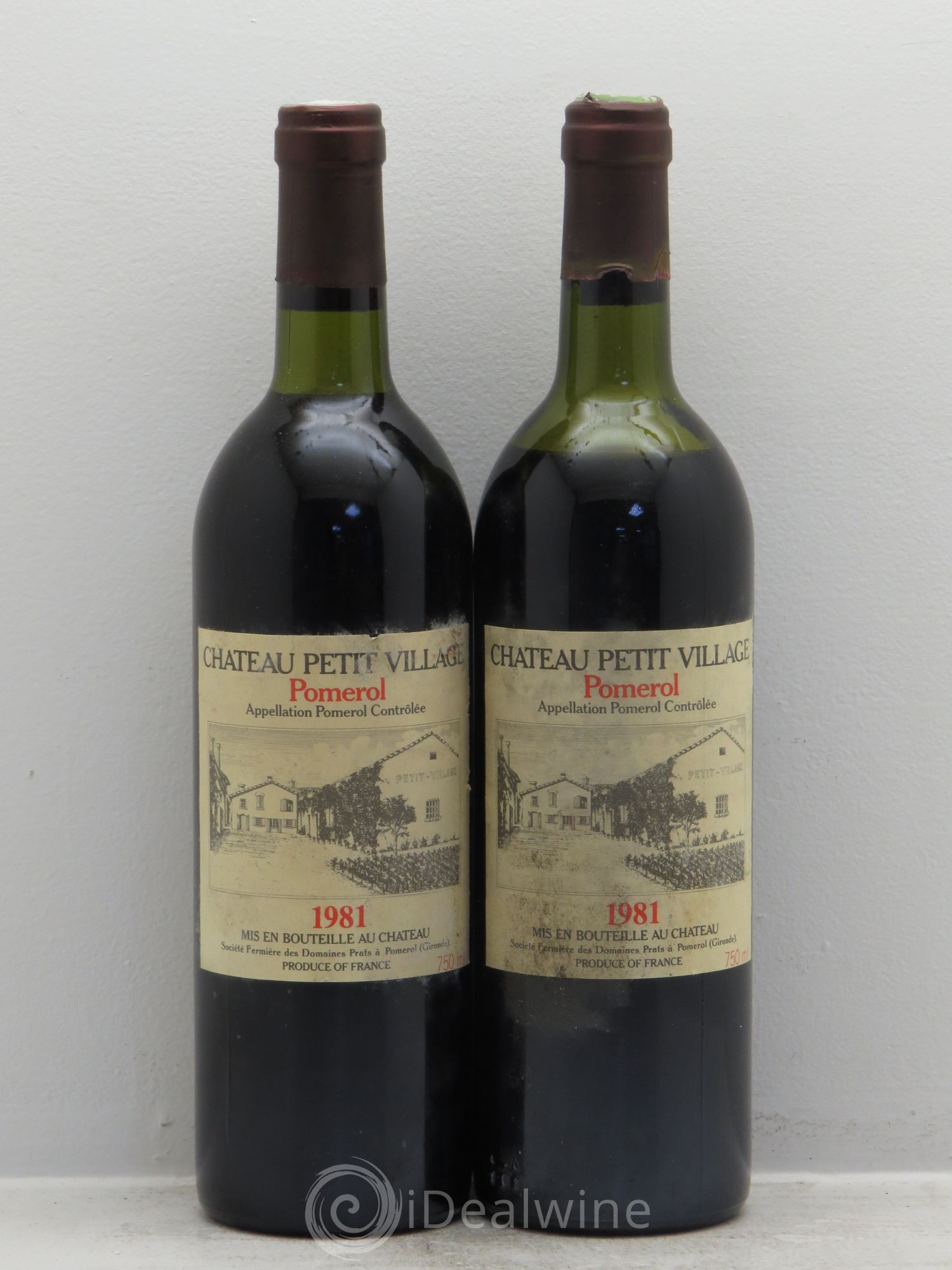 Château Petit Village (sans prix de réserve) 1981 - Lot de 2 bouteilles - 0