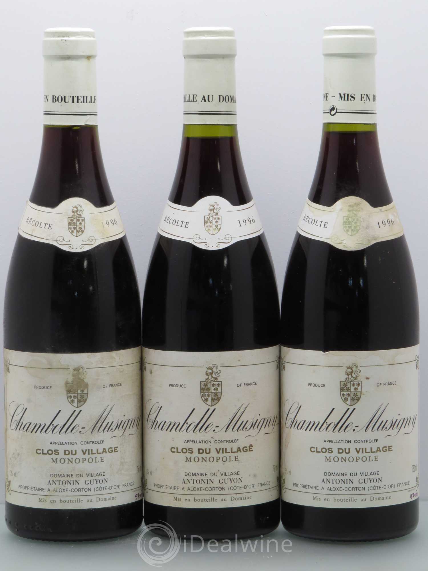 Chambolle-Musigny Clos Du Village Monopole Antonin Guyon. Trace de stylo. 1996 - Posten von 3 Flaschen - 0