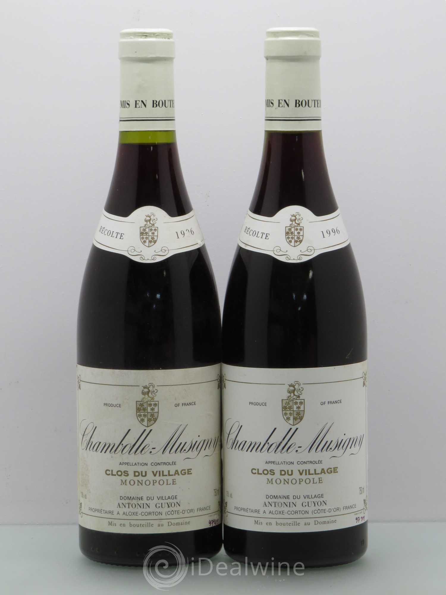 Chambolle-Musigny Clos Du Village Monopole Antonin Guyon. Trace de stylo. 1996 - Posten von 2 Flaschen - 0