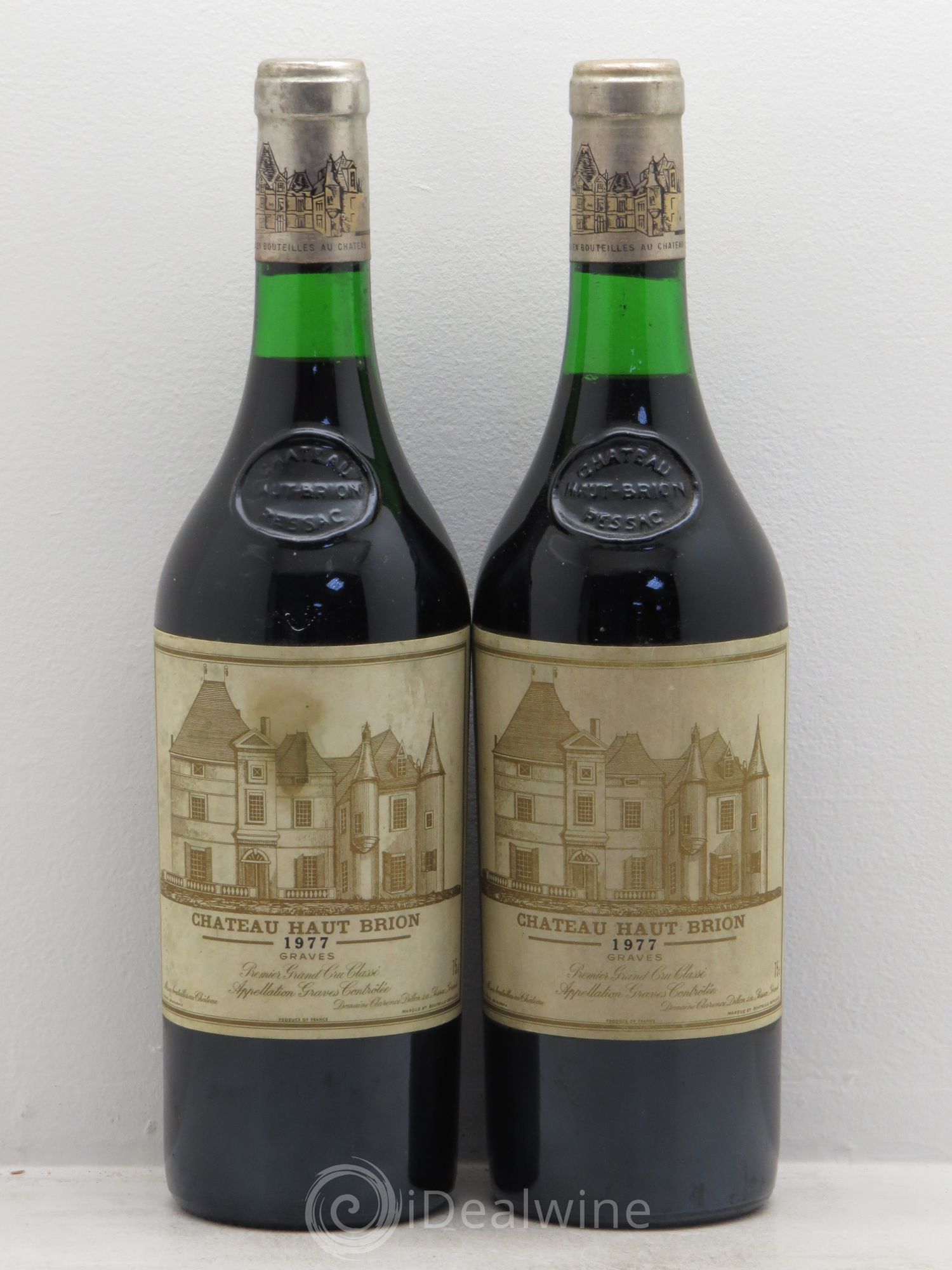 Château Haut Brion 1er Grand Cru Classé 1977 - Lot de 2 bouteilles - 0