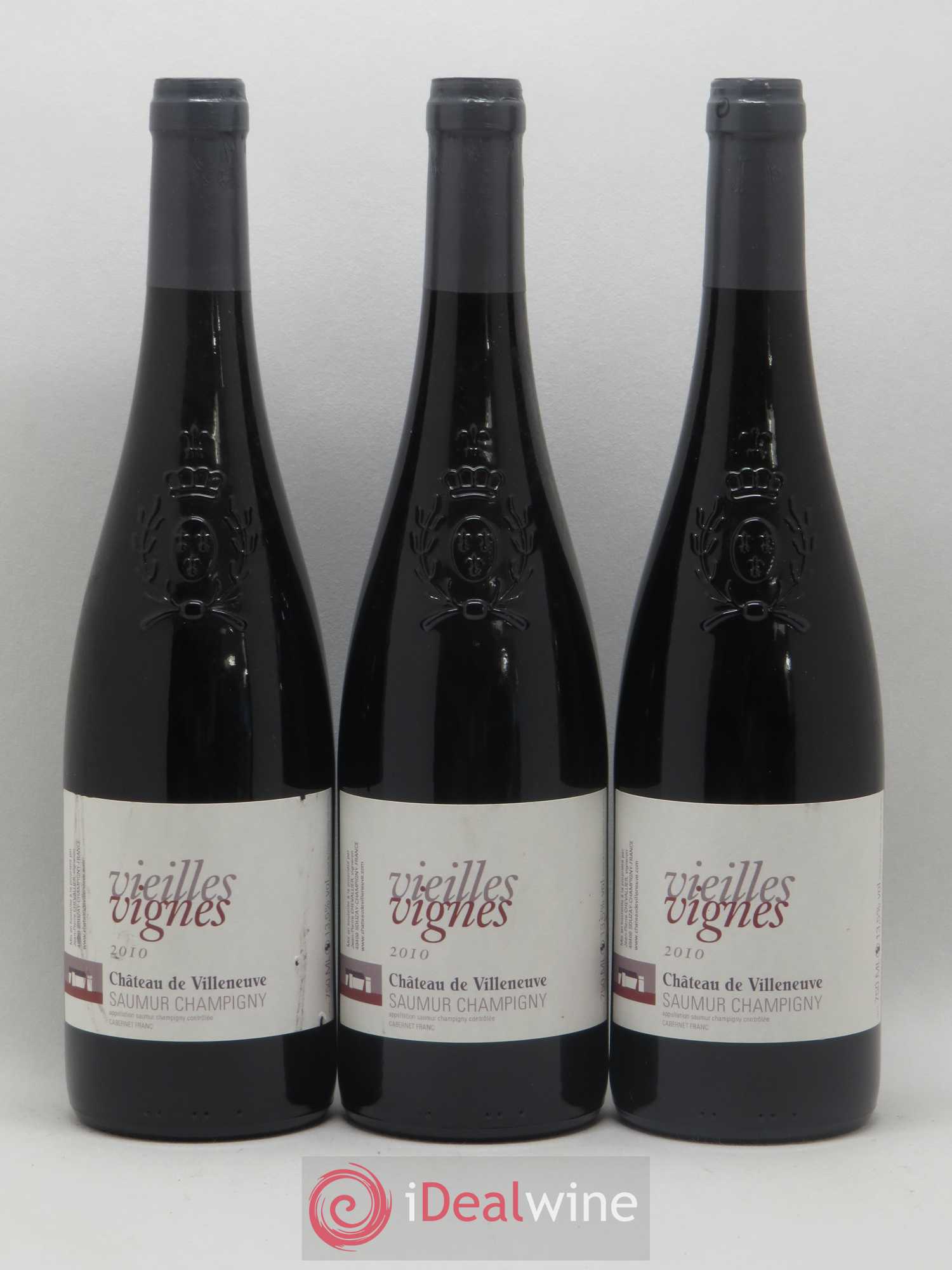 Saumur-Champigny Vieilles Vignes Château de Villeneuve 2011 - Lot de 3 bouteilles - 0