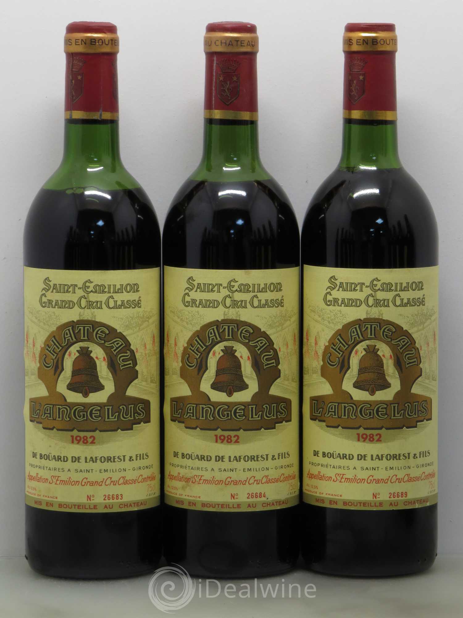 Château Angélus 1er Grand Cru Classé A 1982 - Lot de 11 bouteilles - 1