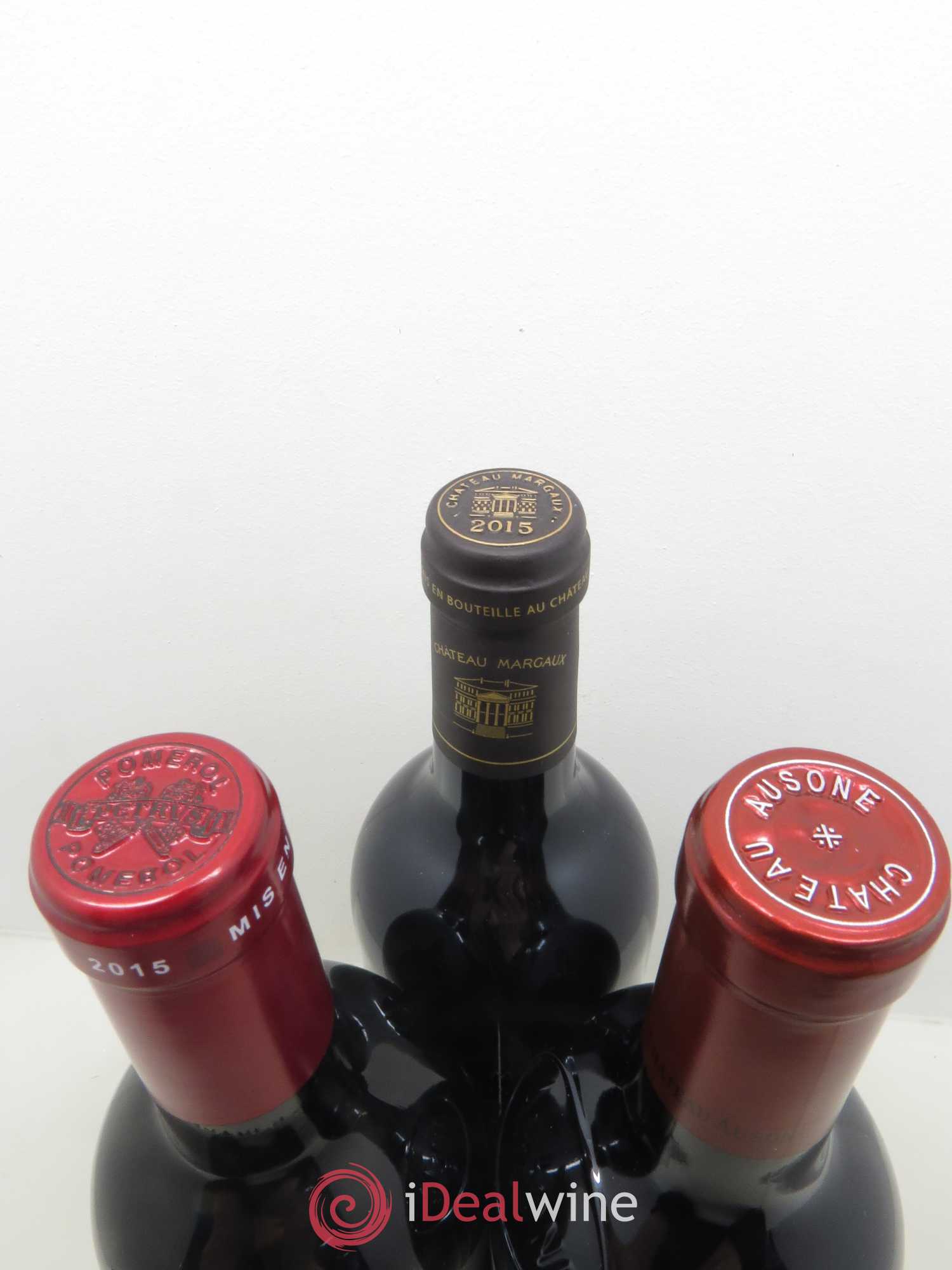 Caisse Collection Duclot  1 Petrus,1  Yquem, 1 Haut Brion, 1 Mission Haut Brion,1  Lafite Rothschild, 1 Mouton Rothschild, 1 Cheval Blanc, 1 Margaux, 1 Ausone 2015 - Lot de 1 bouteille - 9