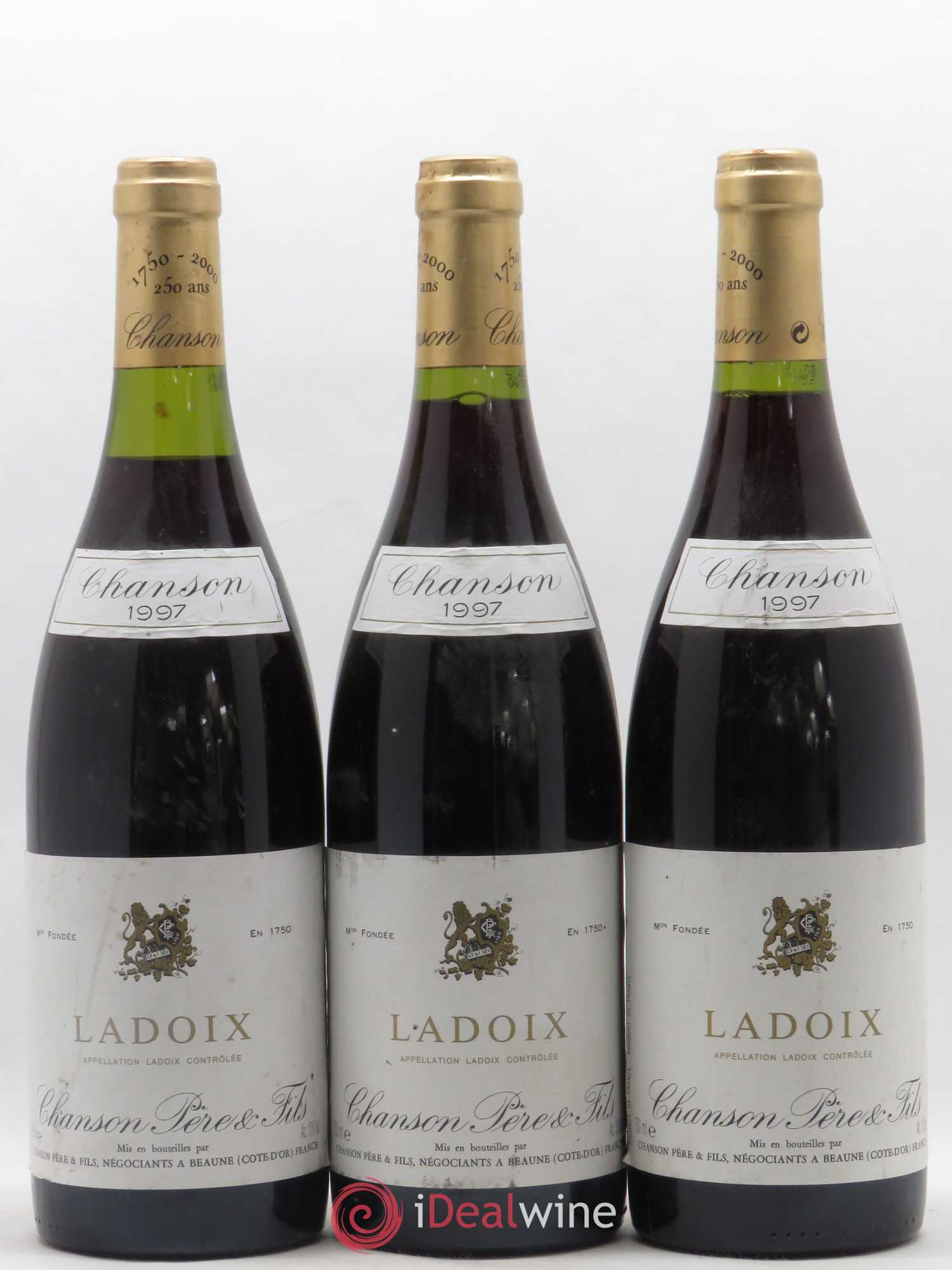 Ladoix Chanson Père & Fils 1997 - Lot de 3 bouteilles - 0
