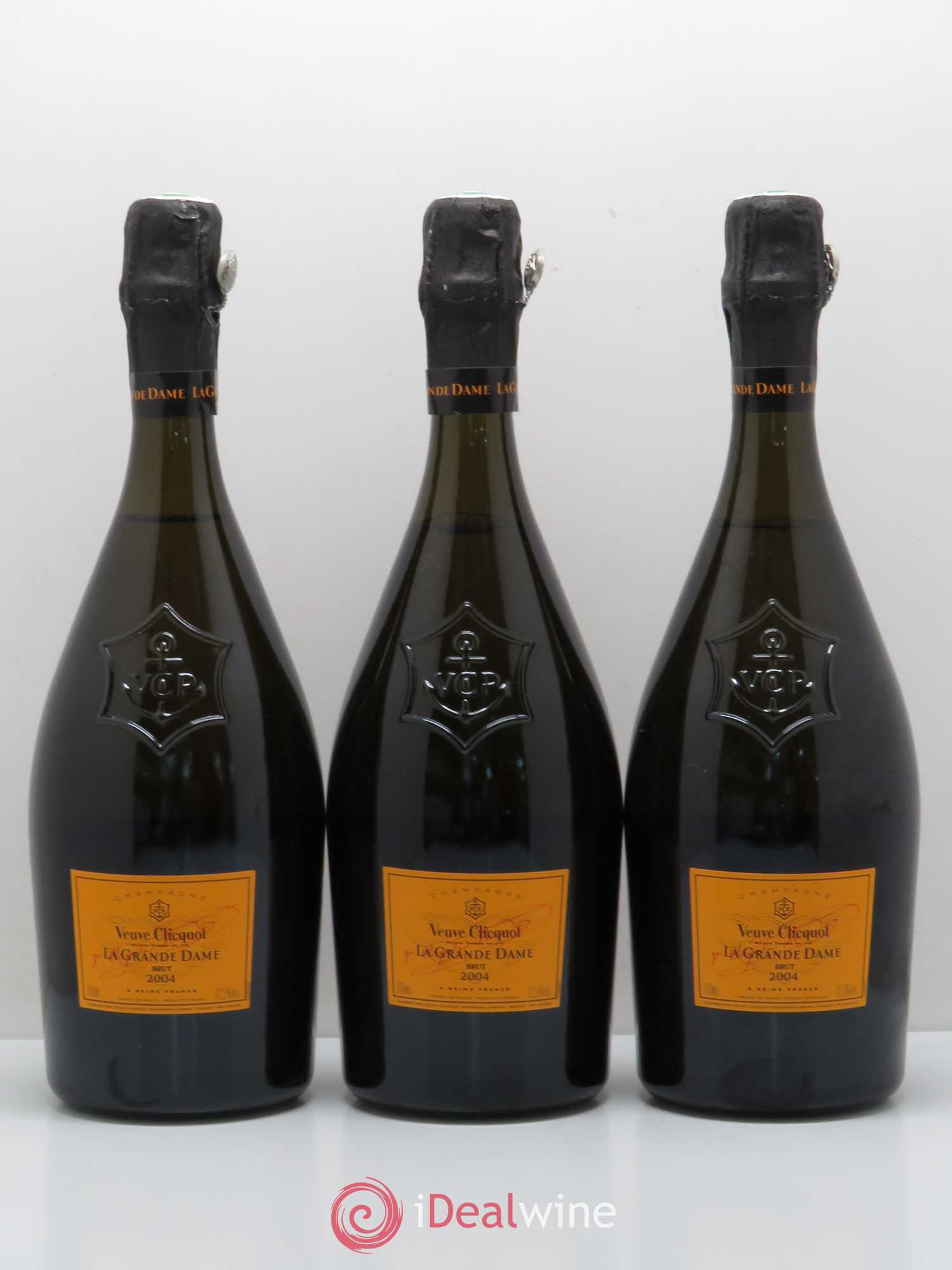 La Grande Dame Veuve Clicquot 2004 - Lot of 3 bottles - 0