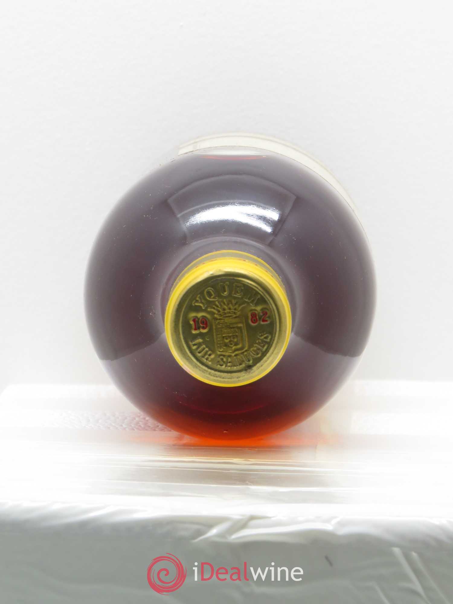 Château d' Yquem 1er Cru Classé Supérieur 1982 - Lotto di 3 bottiglie - 1