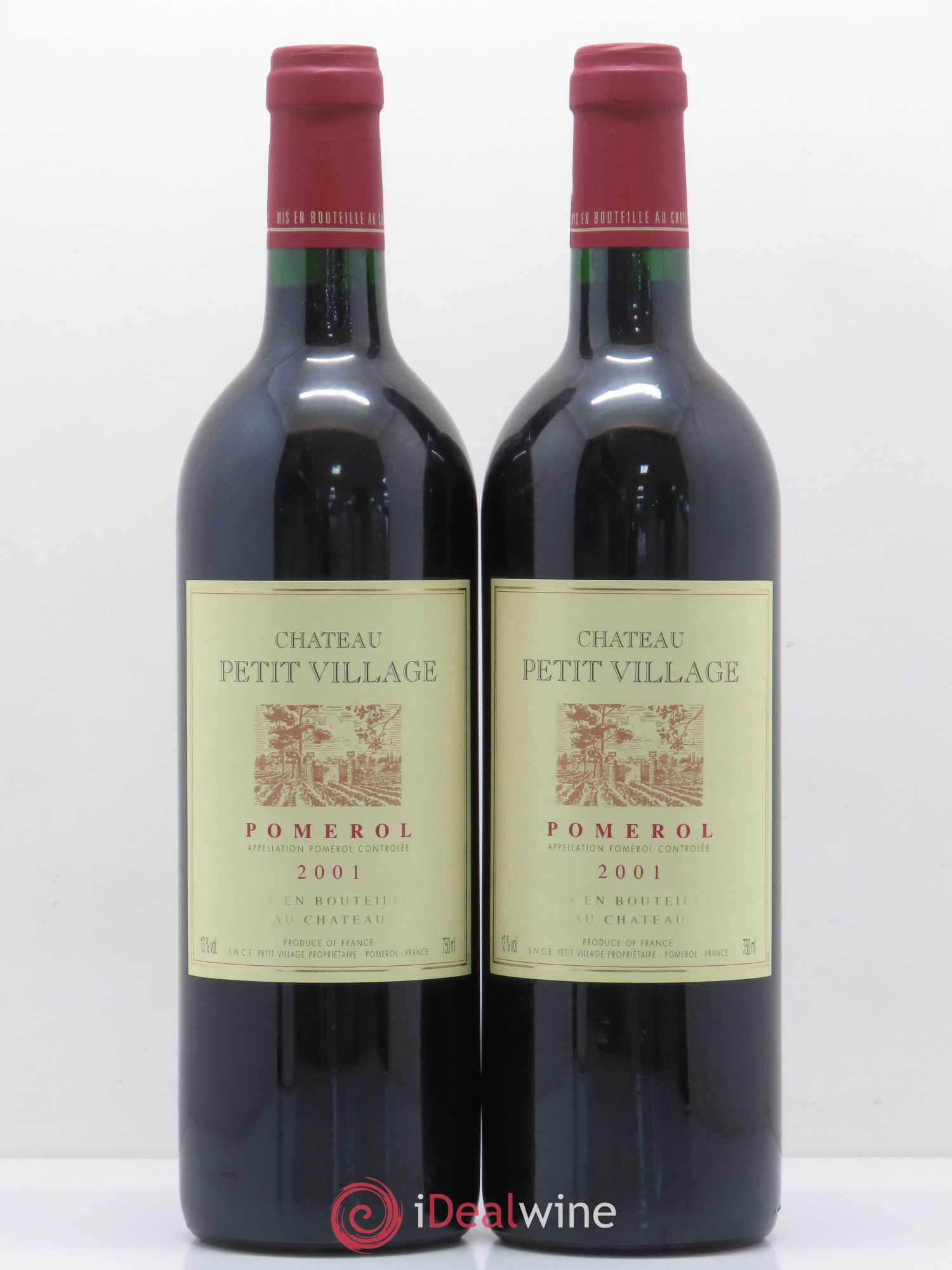 Château Petit Village 2001 - Lot de 2 bouteilles - 0