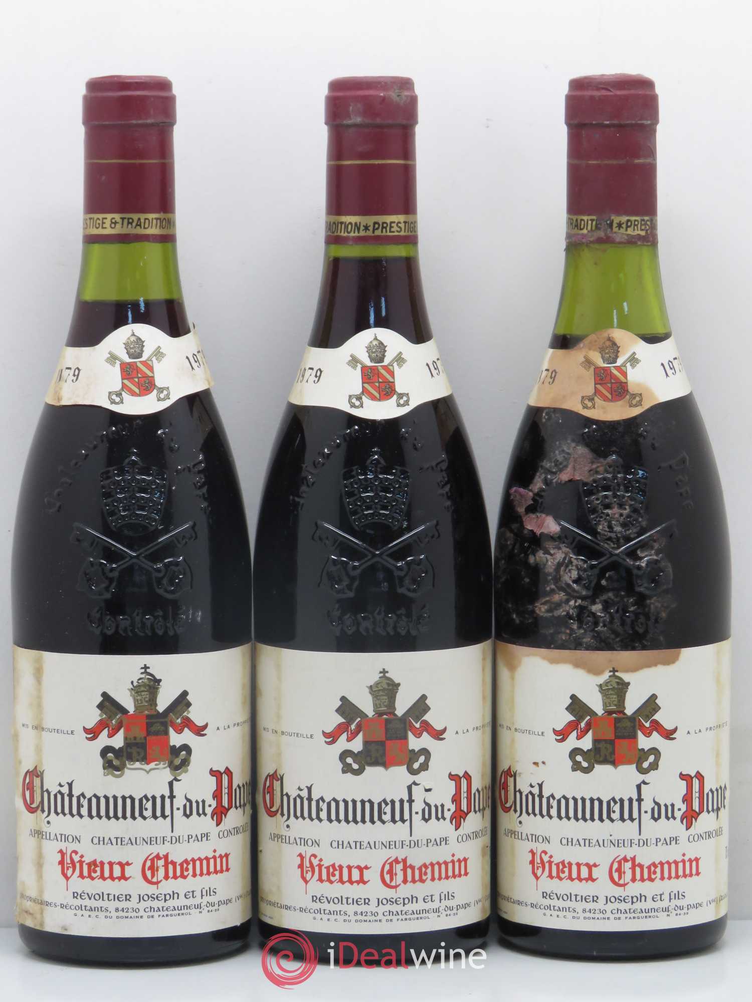 Châteauneuf-du-Pape Vieux Chemin Joseph Revoltier et Fils 1979 - Posten von 12 Flaschen - 2