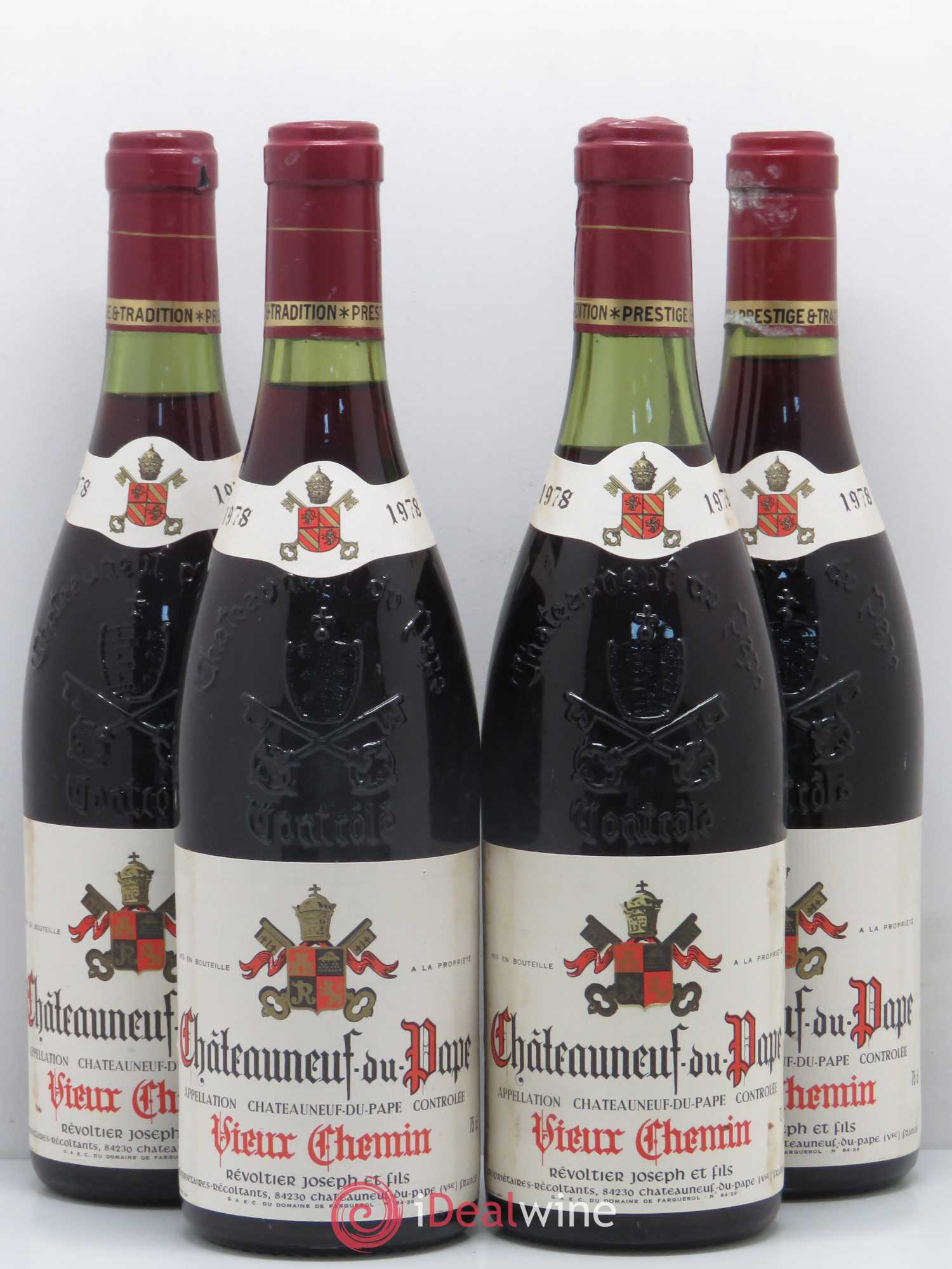 Châteauneuf-du-Pape Vieux Chemin Joseph Revoltier et Fils 1978 - Posten von 4 Flaschen - 0