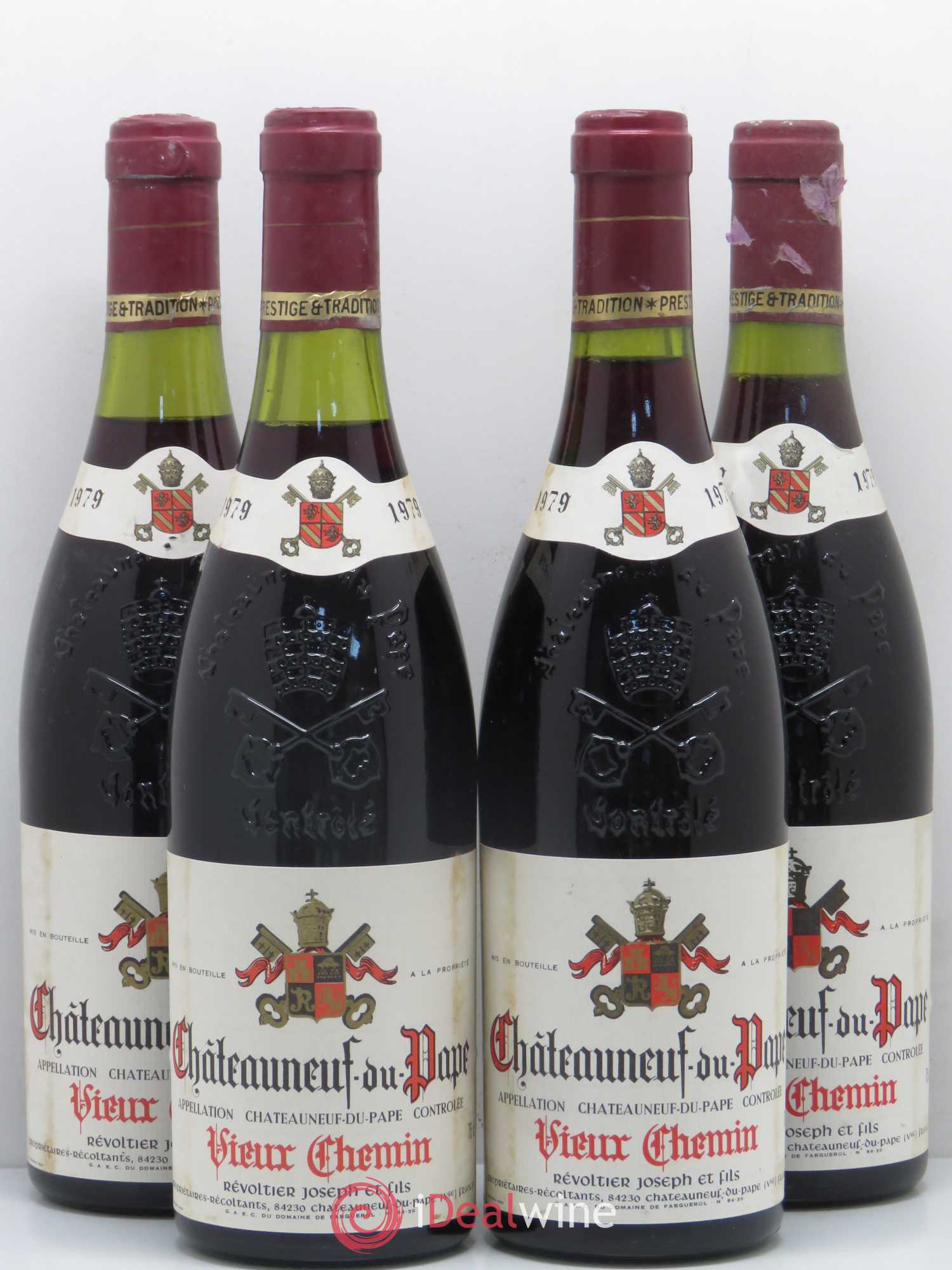 Châteauneuf-du-Pape Vieux Chemin Joseph Revoltier et Fils 1979 - Posten von 11 Flaschen - 2