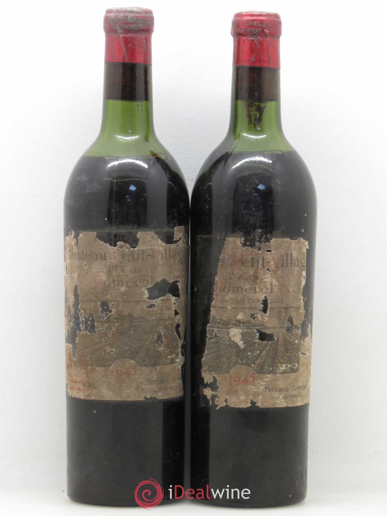 Château Petit Village 1945 - Lot de 2 bouteilles - 0