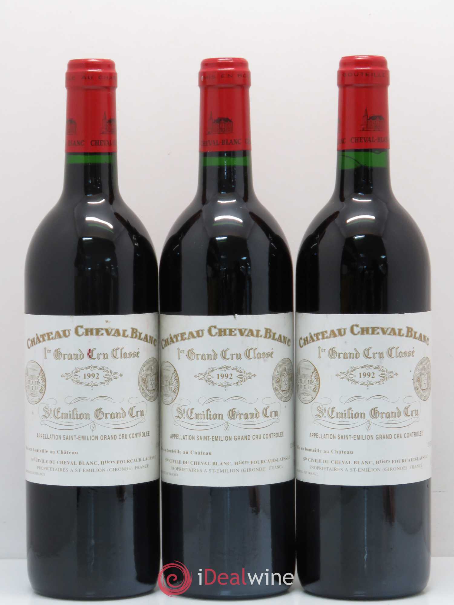 Château Cheval Blanc 1er Grand Cru Classé A 1992 - Lot de 3 bouteilles - 0