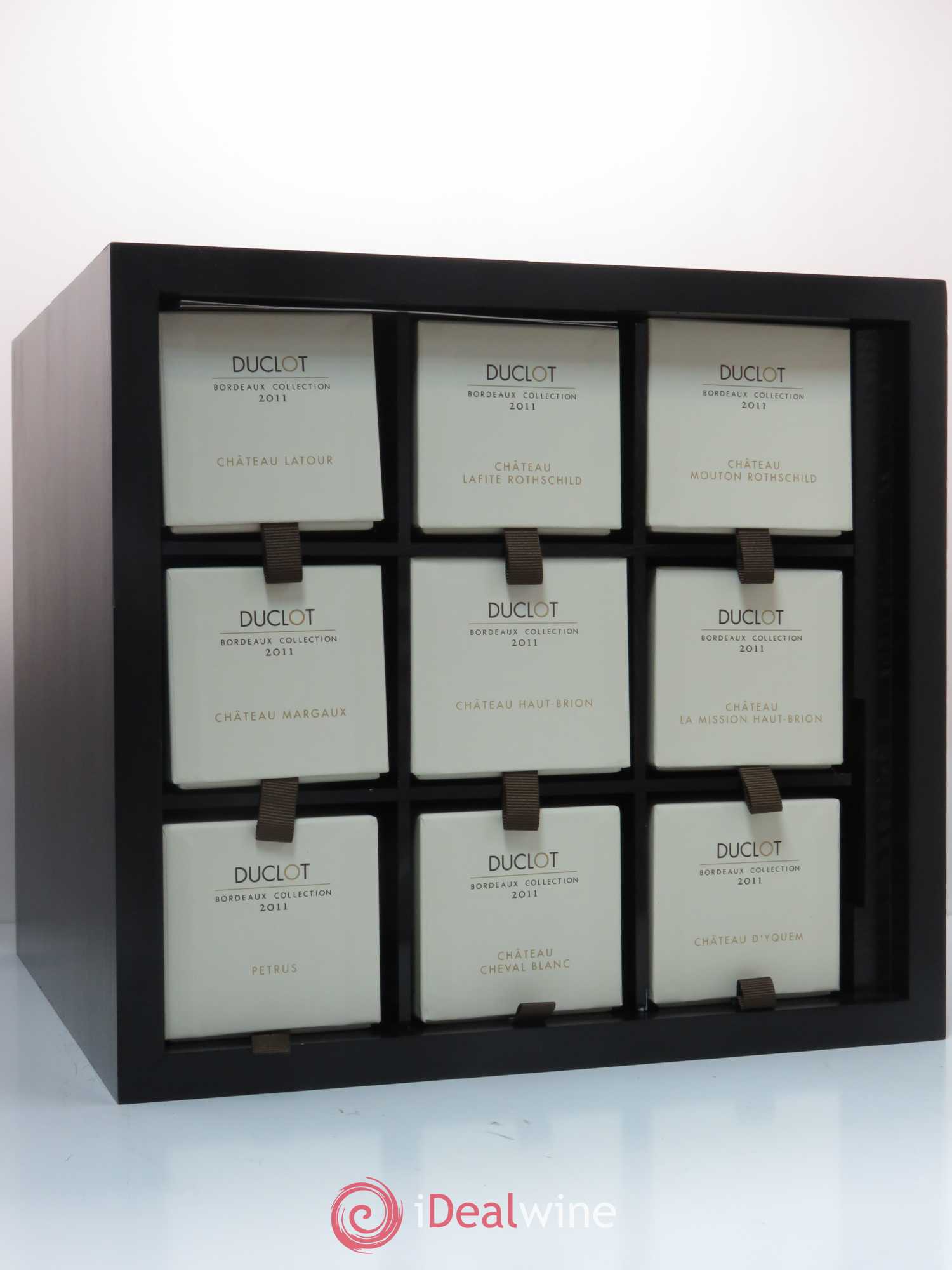 Caisse Collection Duclot (Latour - Petrus - Cheval Blanc - Yquem - Haut-Brion - La Mission Haut-Brion - Lafite Rothschild - Margaux - Mouton Rothschild) 2011 - Posten von 9 Flaschen - 0