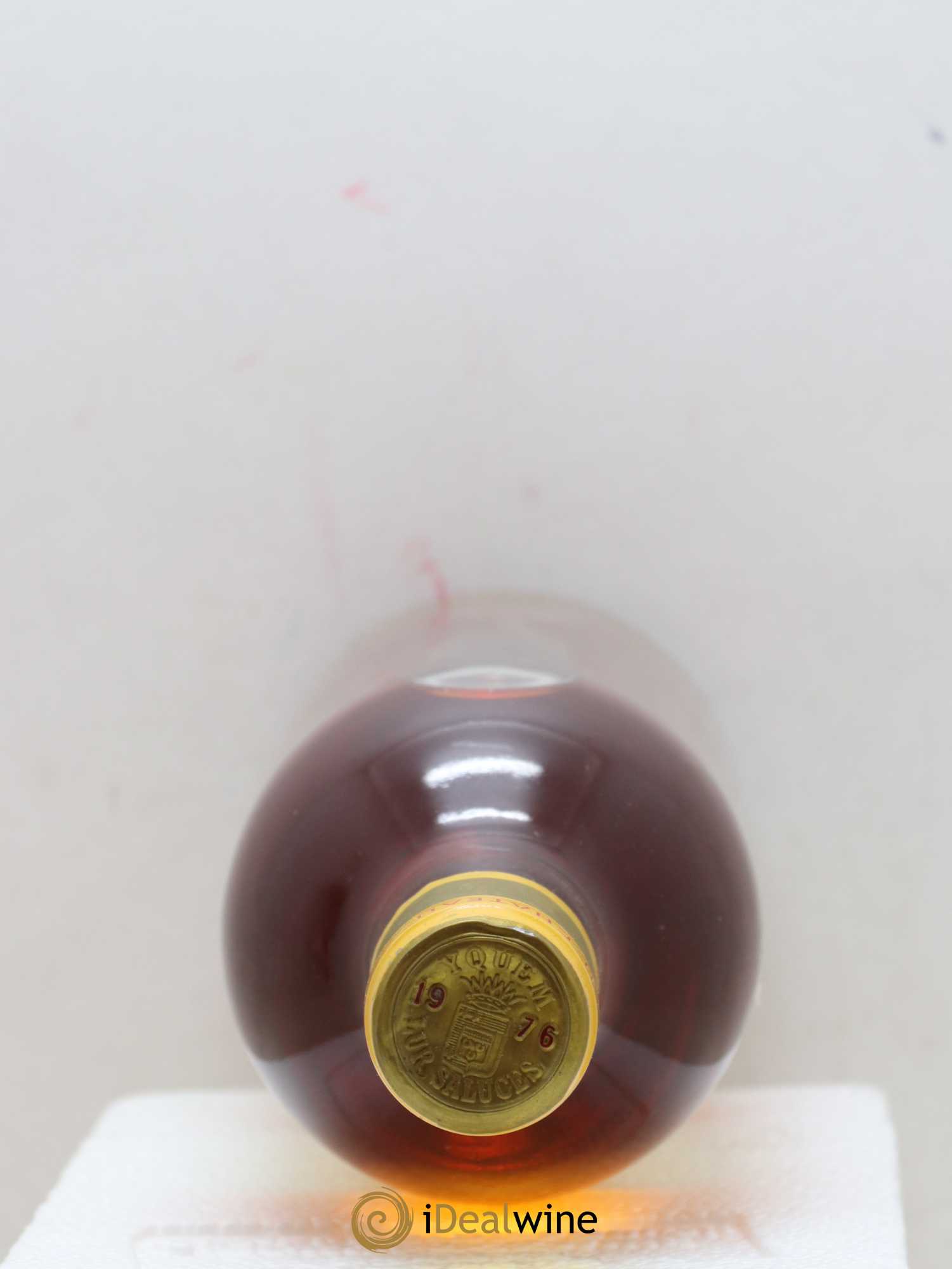 Château d' Yquem 1er Cru Classé Supérieur 1976 - Lotto di 2 bottiglie - 1