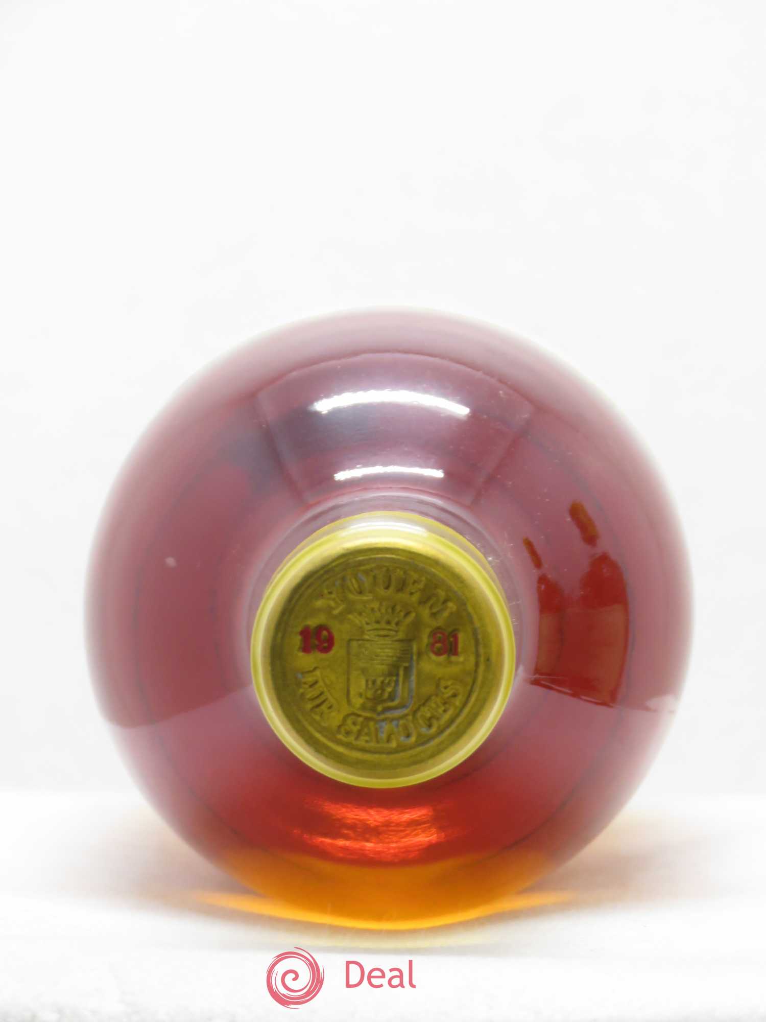 Château d' Yquem 1er Cru Classé Supérieur 1981 - Lotto di 2 bottiglie - 1
