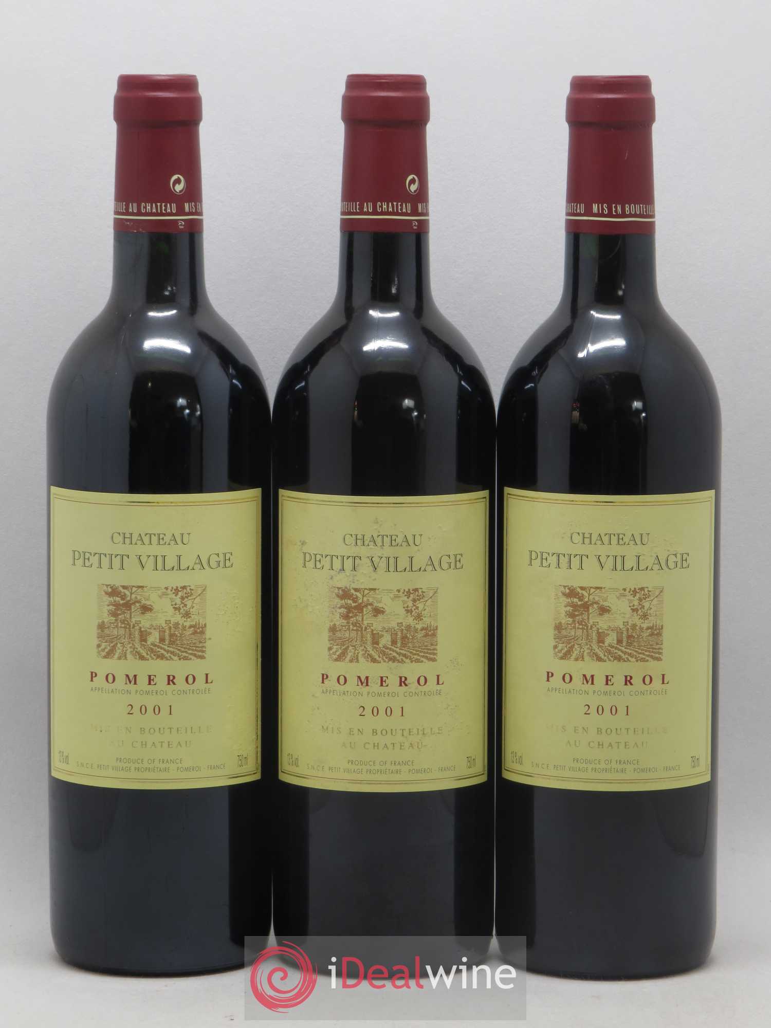 Château Petit Village 2001 - Lot de 3 bouteilles - 0