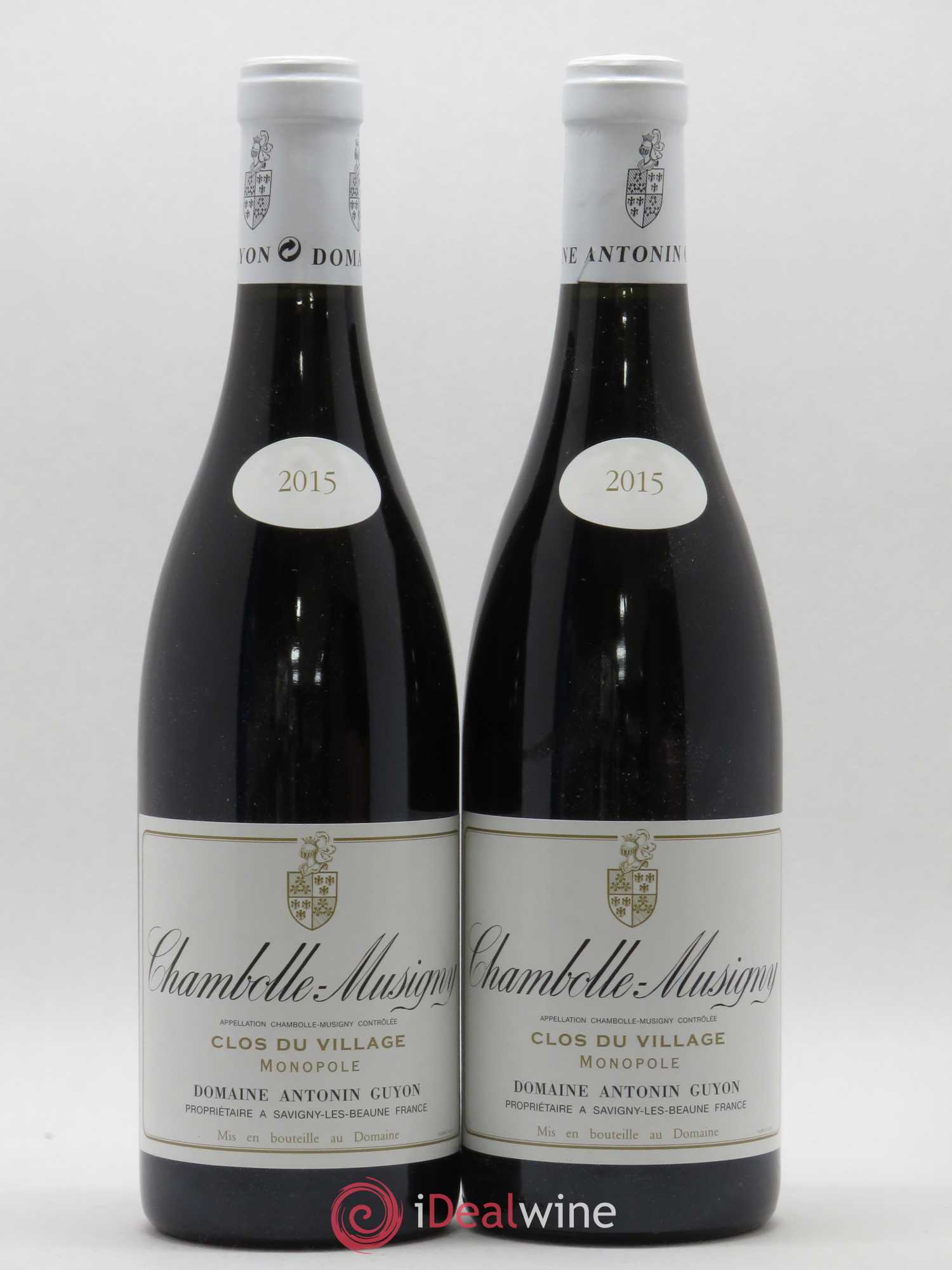 Chambolle-Musigny Clos Du Village A. Guyon 2015 - Posten von 2 Flaschen - 0