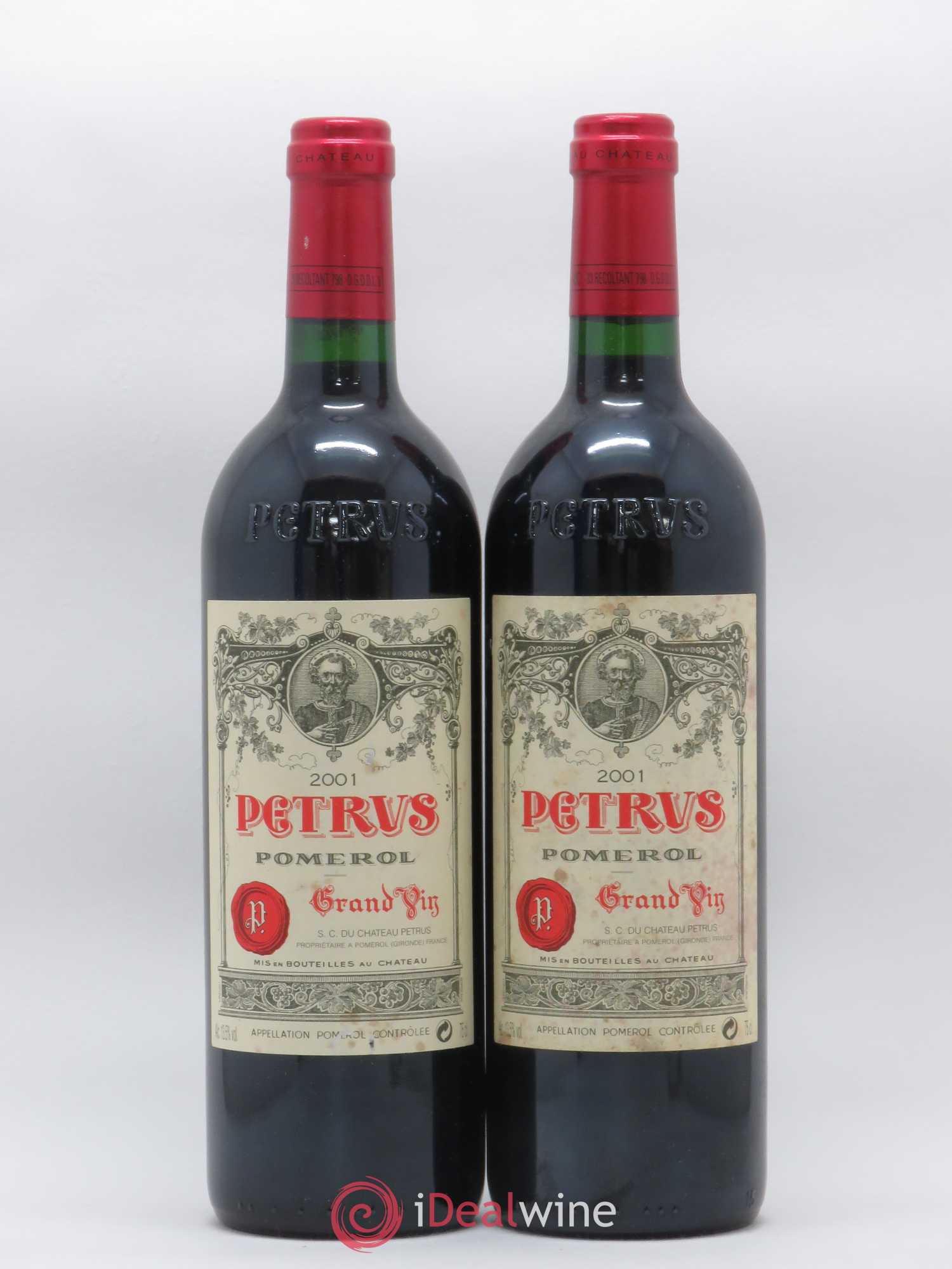 Petrus 2001 - Lot de 2 bouteilles - 0