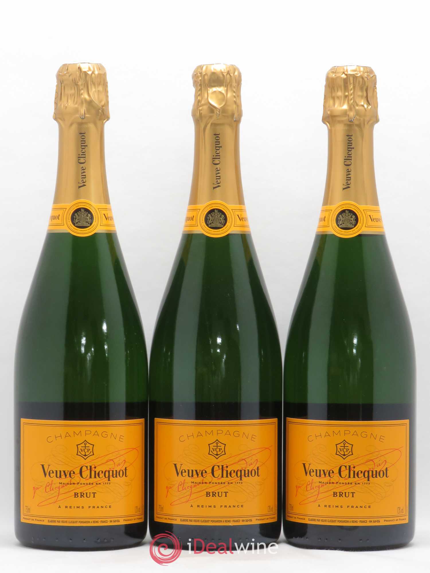 Brut Réserve Veuve Clicquot - Lot of 3 bottles - 0