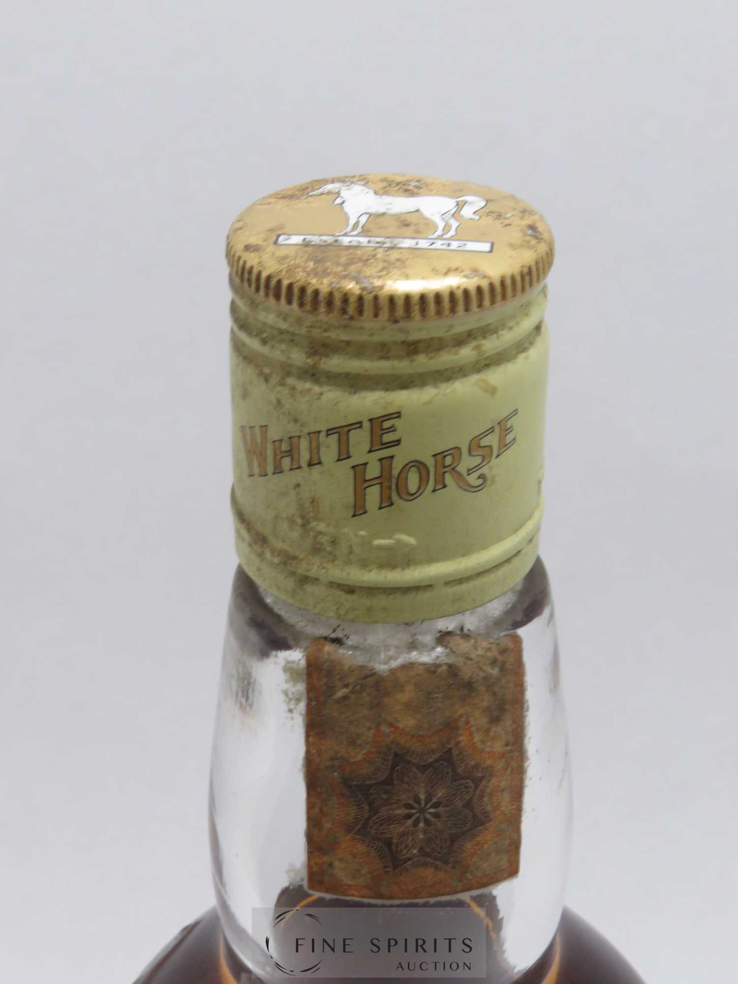 White Horse Of. G.B. Carpano Import Fine Old (43°) - Lot de 1 bouteille - 2