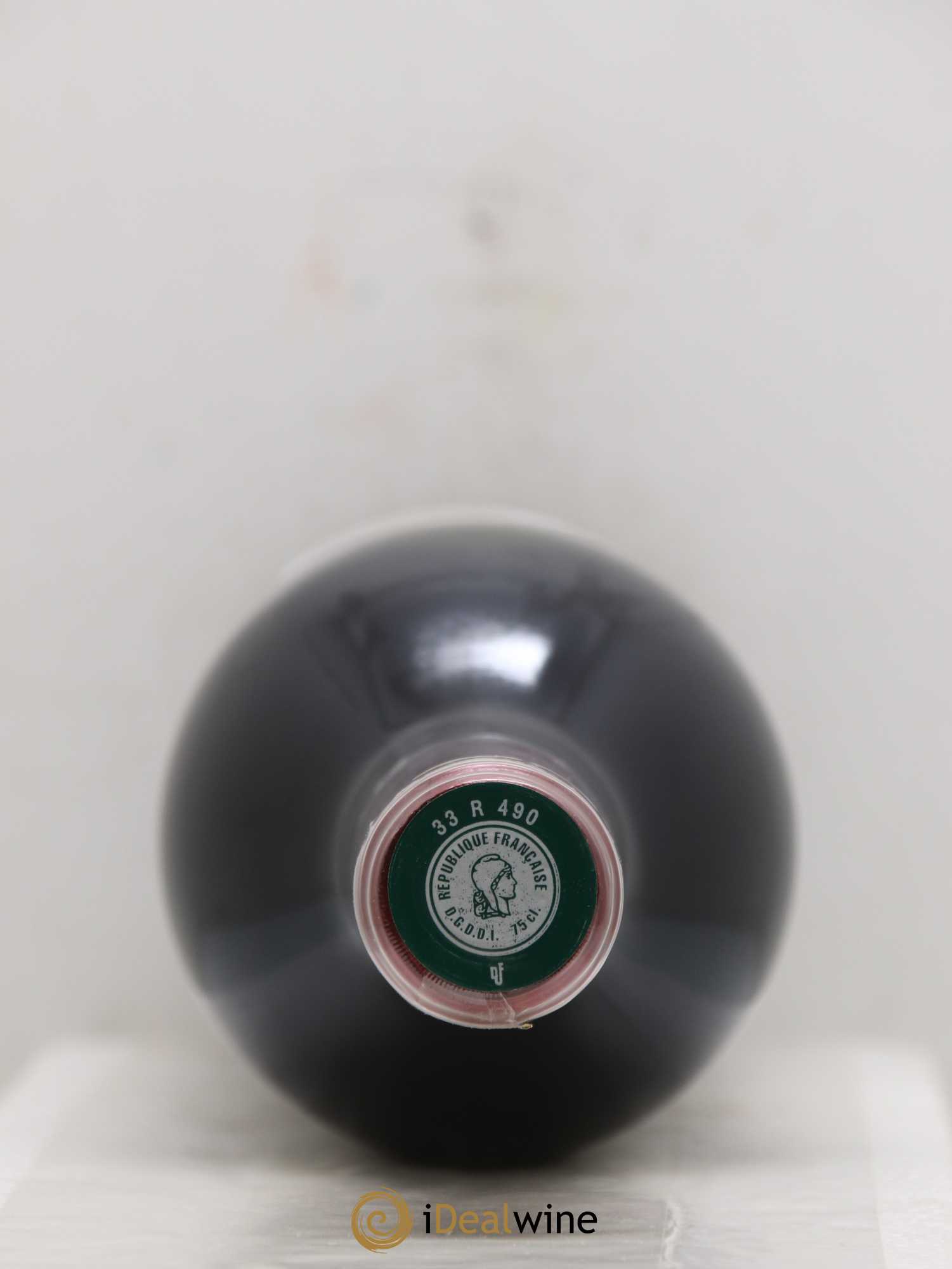 Château Cheval Blanc 1er Grand Cru Classé A Mixed box 3 vintages 2009 - 2010 - 2011 (no reserve) - Lot of 3 bottles - 2