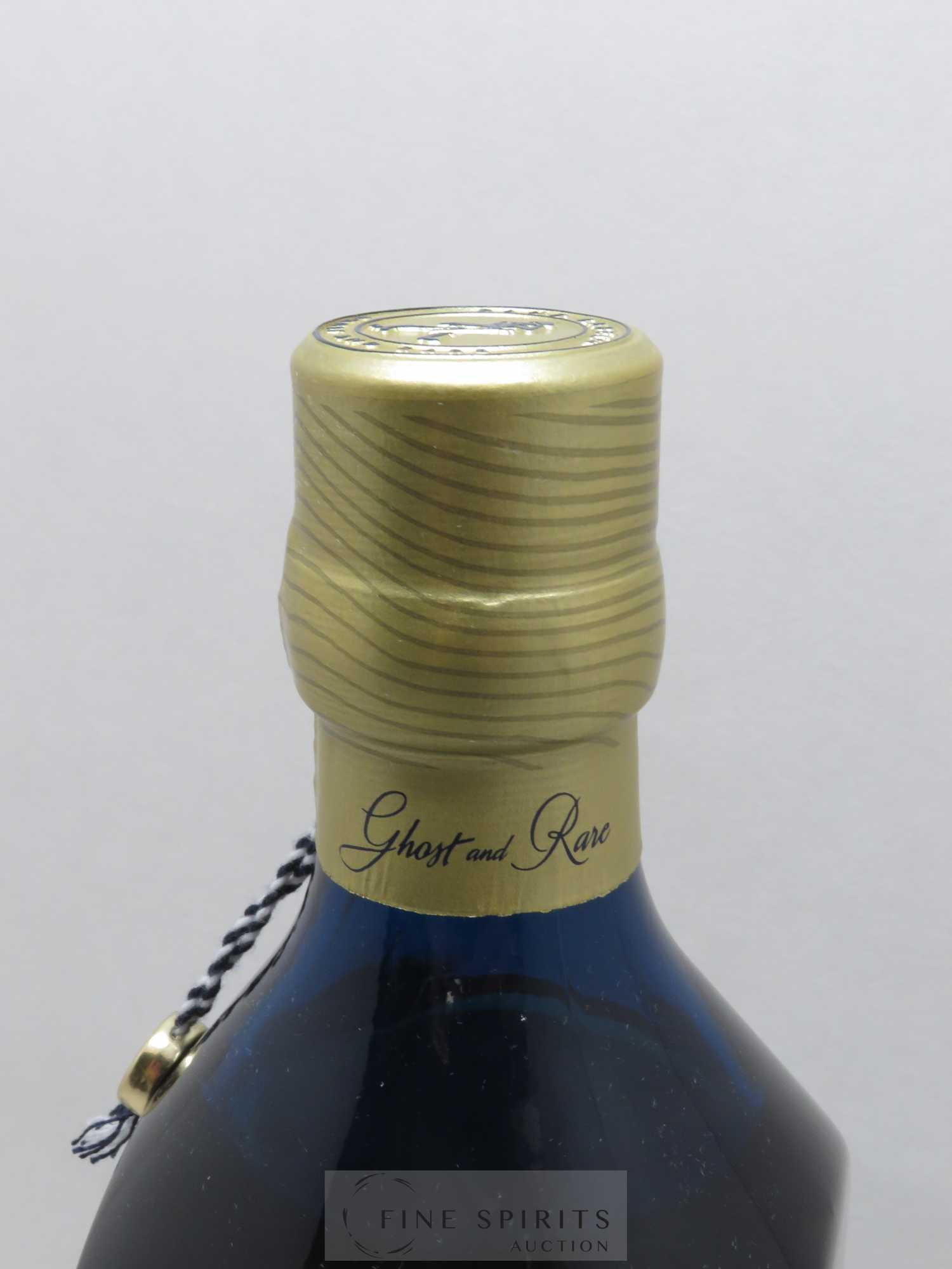 Johnnie Walker Of. Ghost and Rare Port Ellen and 7 Rare Whiskies Blue Label - Special Blend (70 cl.) - Lot de 1 bouteille - 5