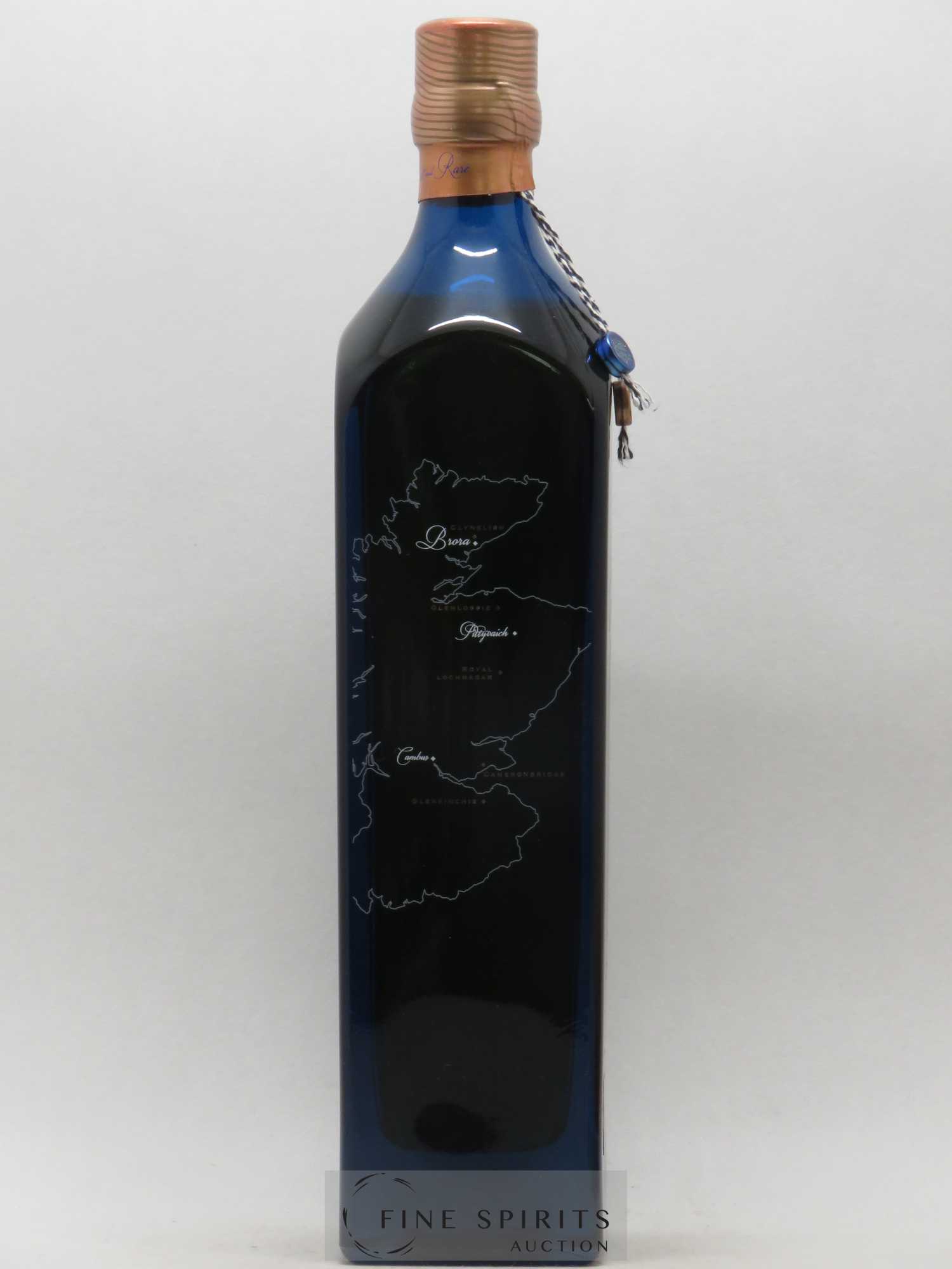 Johnnie Walker Of. Ghost and Rare Brora and 8 Rare Whiskies Blue Label - Special Blend (70 cl.) - Lot de 1 bouteille - 4