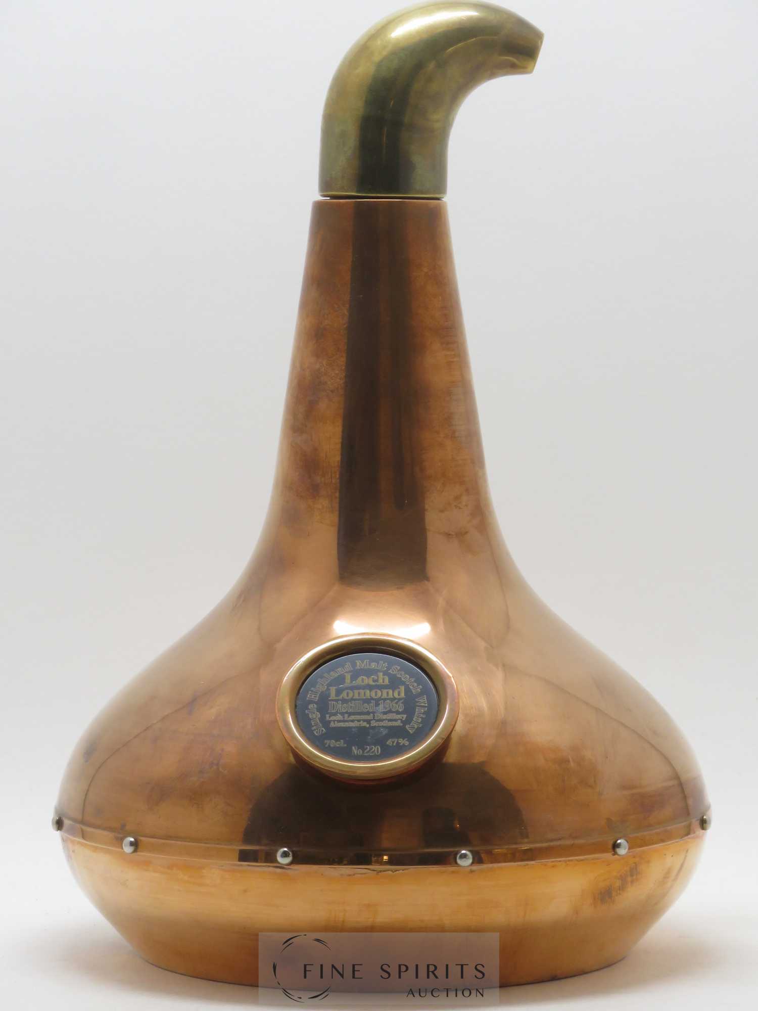 Loch Lomond 1966 Of. Gold Decanter - Posten von 1 Flasche - 1