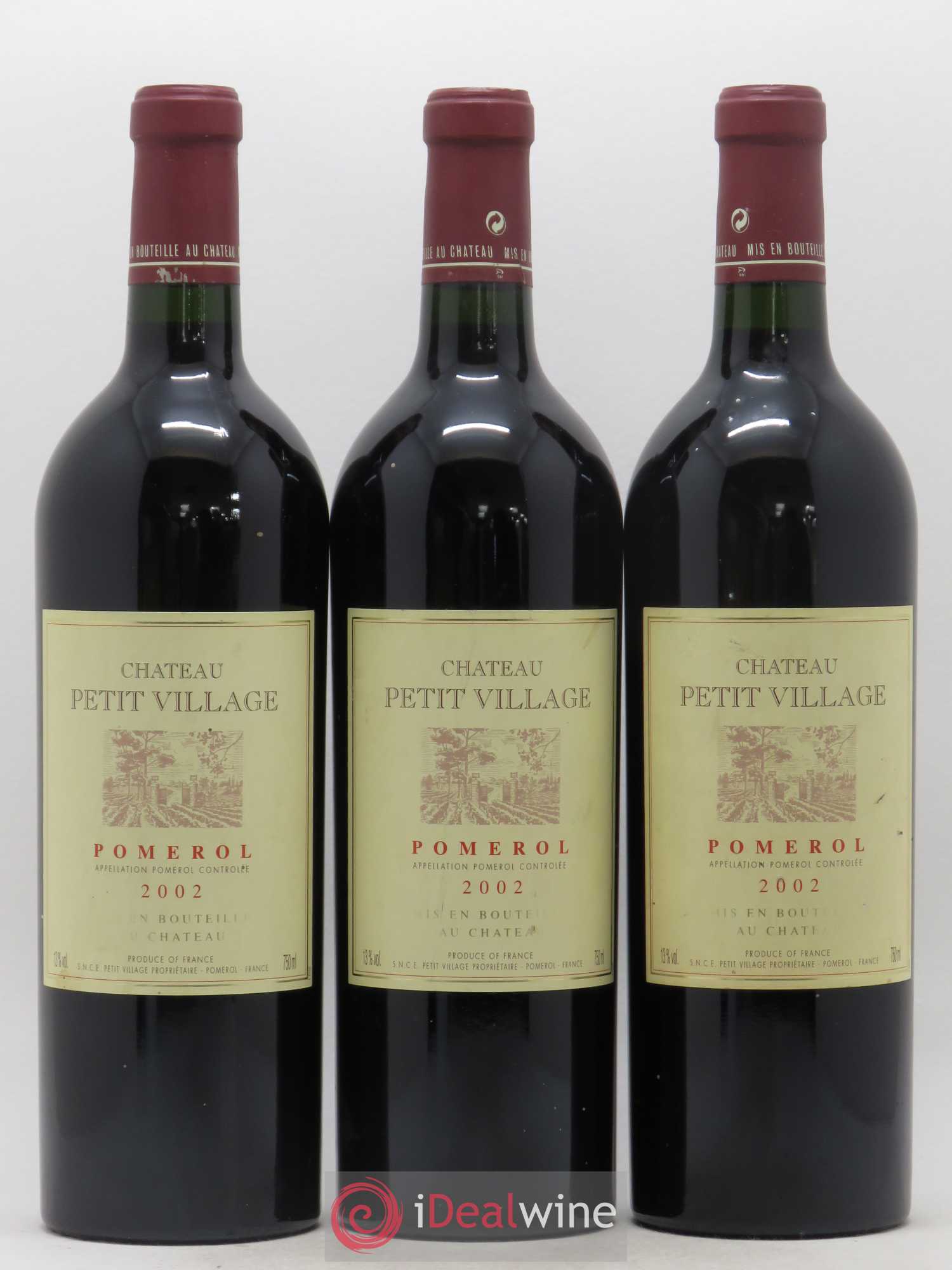 Château Petit Village 2002 - Lot de 3 bouteilles - 0