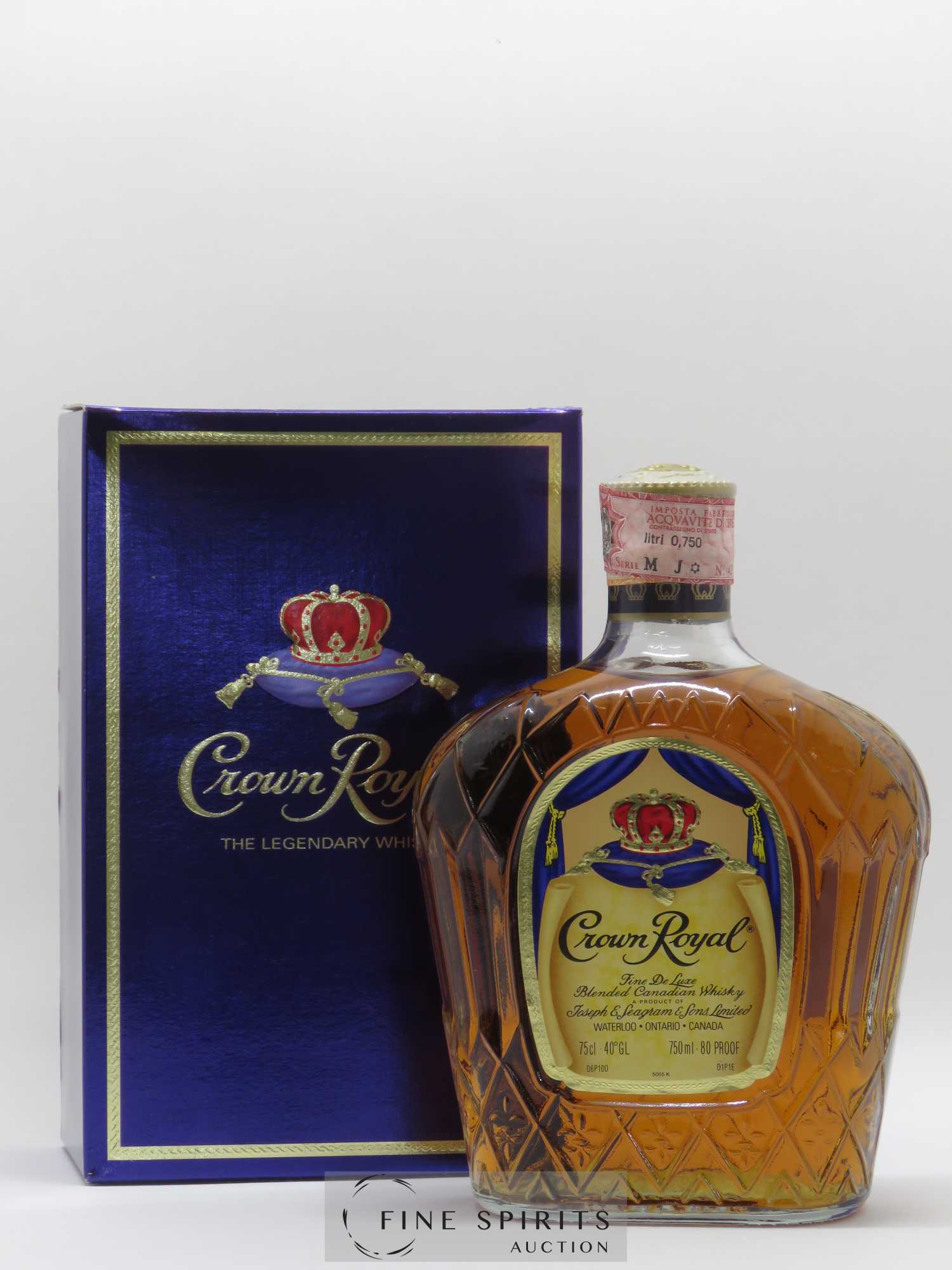 Crown Royal Of. Joseph E. Seagram & Sons Fine de Luxe - Lot of 1 bottle - 0