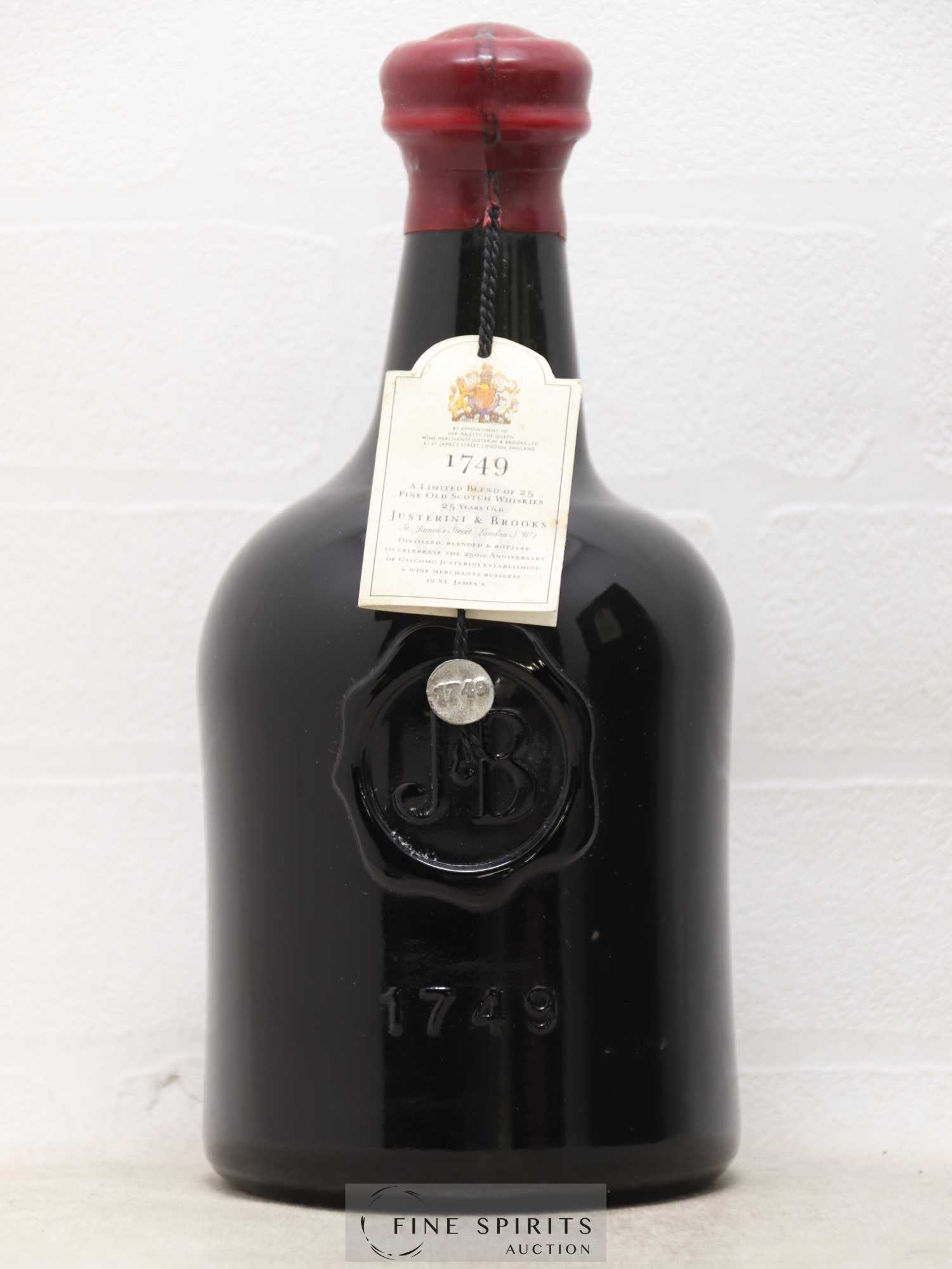 J&B 25 years Of. 1749 Blend of 25 Fine Old Scotch Whiskies 250th Anniversary - Lot of 1 bottle - 1