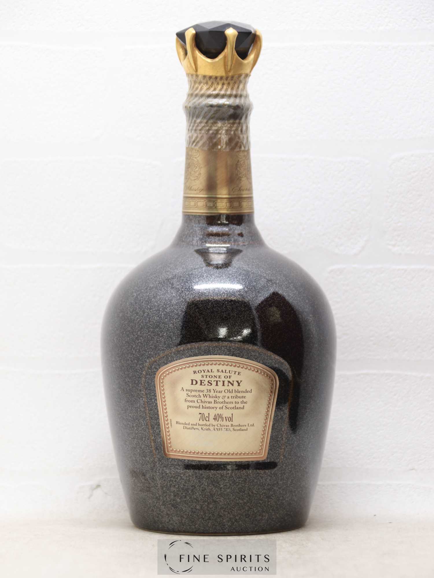 Chivas Brothers 38 years Of. Stone of Destiny Royal Salute - Lot of 1 bottle - 2