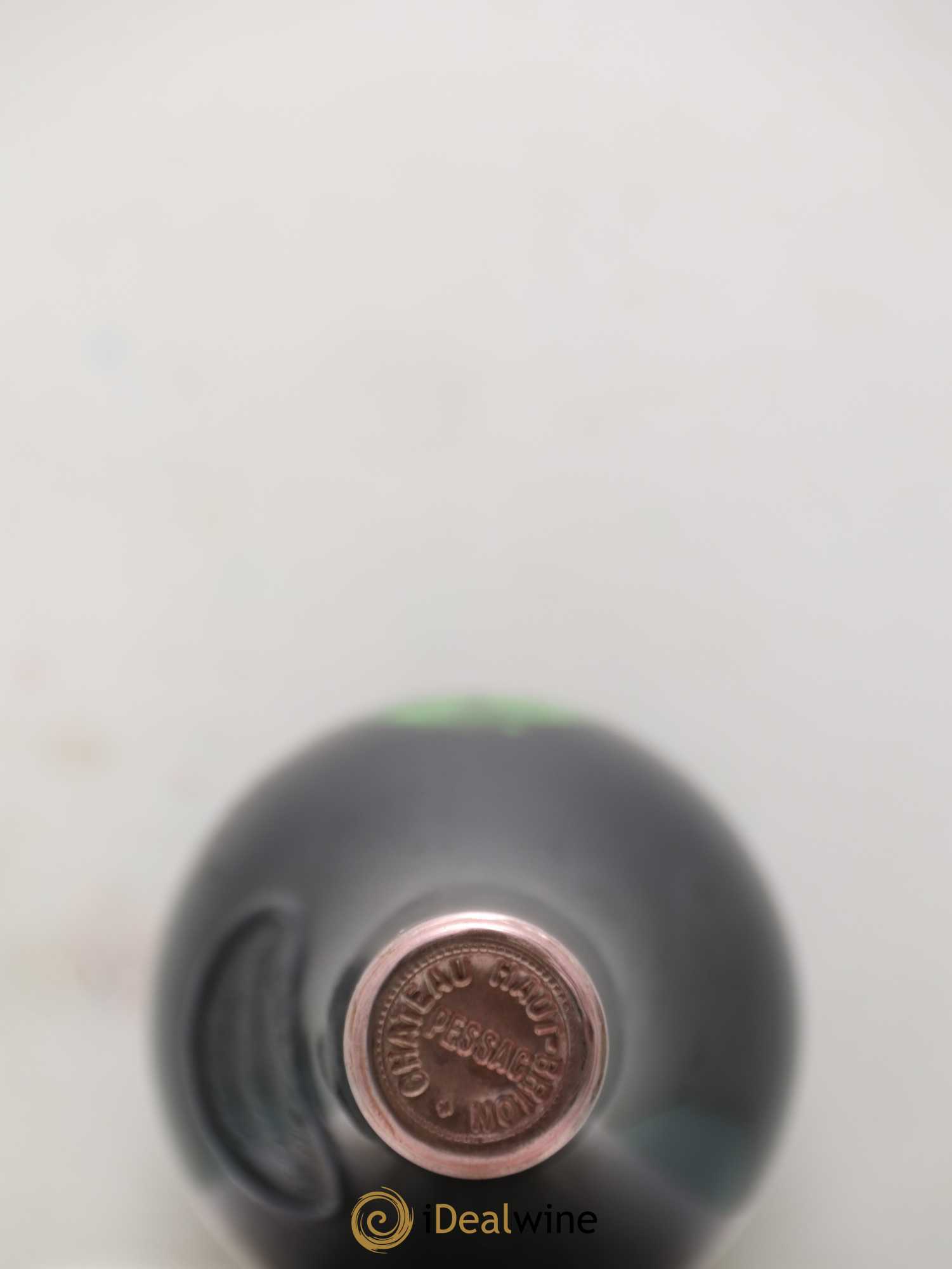 Château Haut Brion 1er Grand Cru Classé 1977 - Lotto di 3 bottiglie - 1