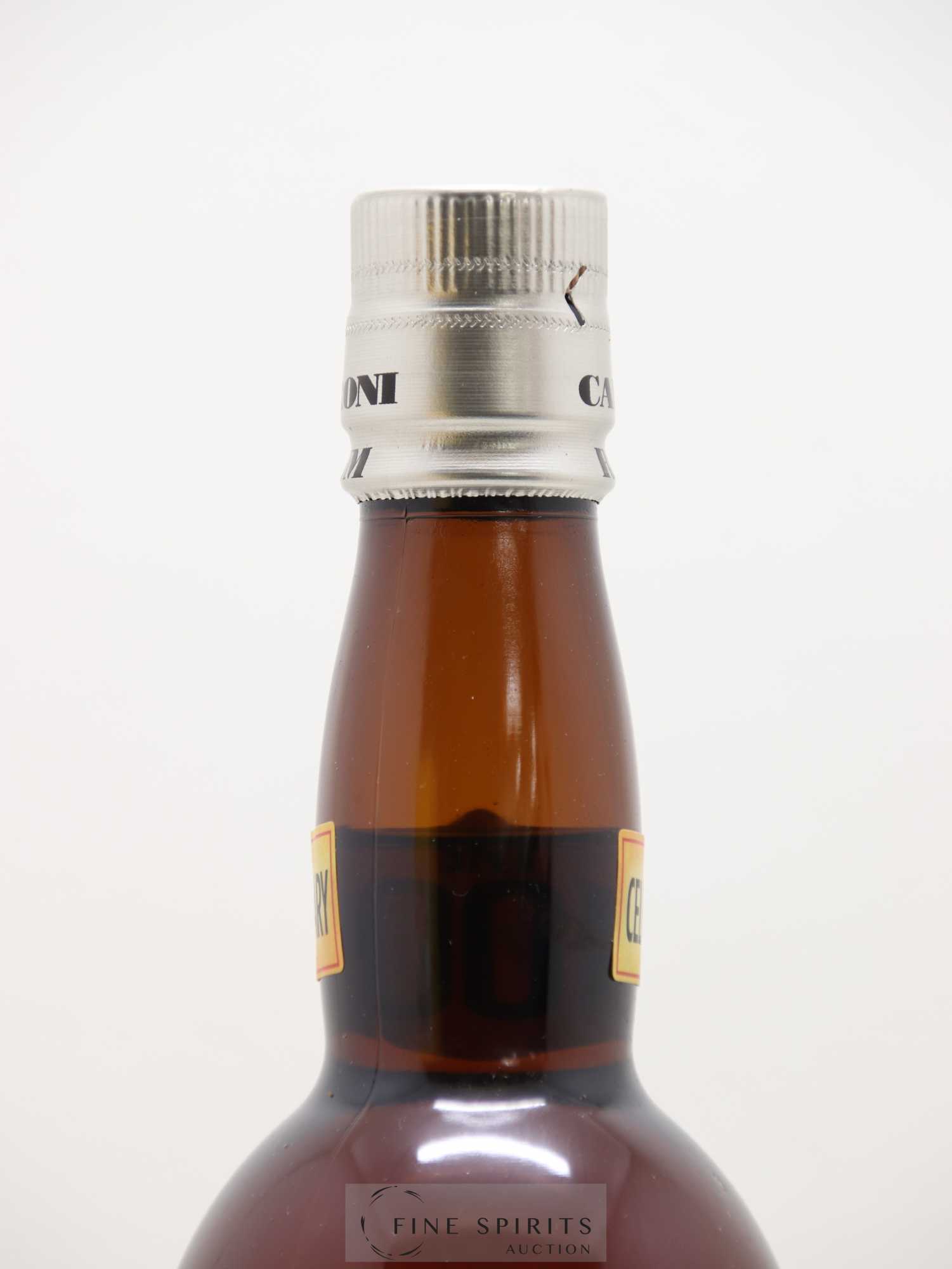Caroni 18 years Velier Navy Rum 90° Proof - bottled 2018 Celebrating the 100th Anniversary Extra Strong - Lot de 1 bouteille - 3