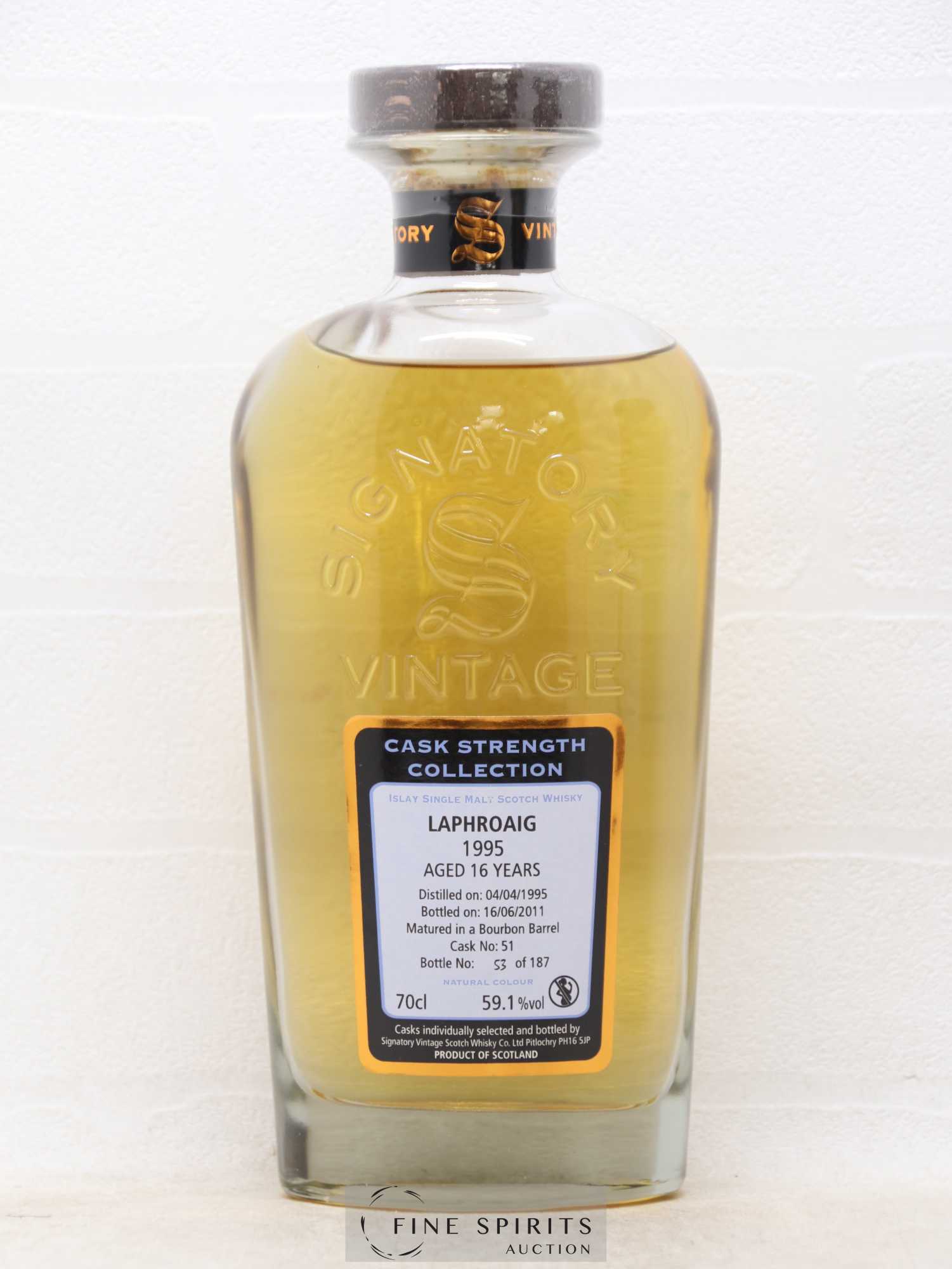 Laphroaig 16 years 1995 Signatory Vintage Cask n°51 - One of 187 - bottled 2011 Cask Strength Collection - Lot de 1 bouteille - 1